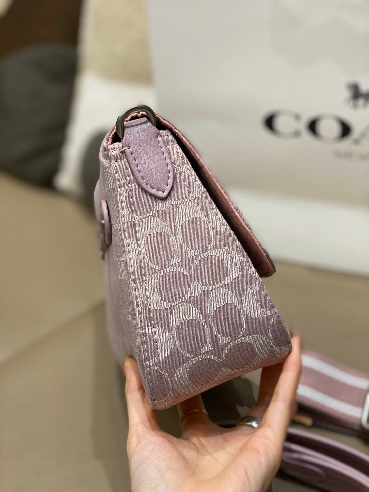 FC3BDC39-3A66-48B9-9DB0-277053FF4CBA