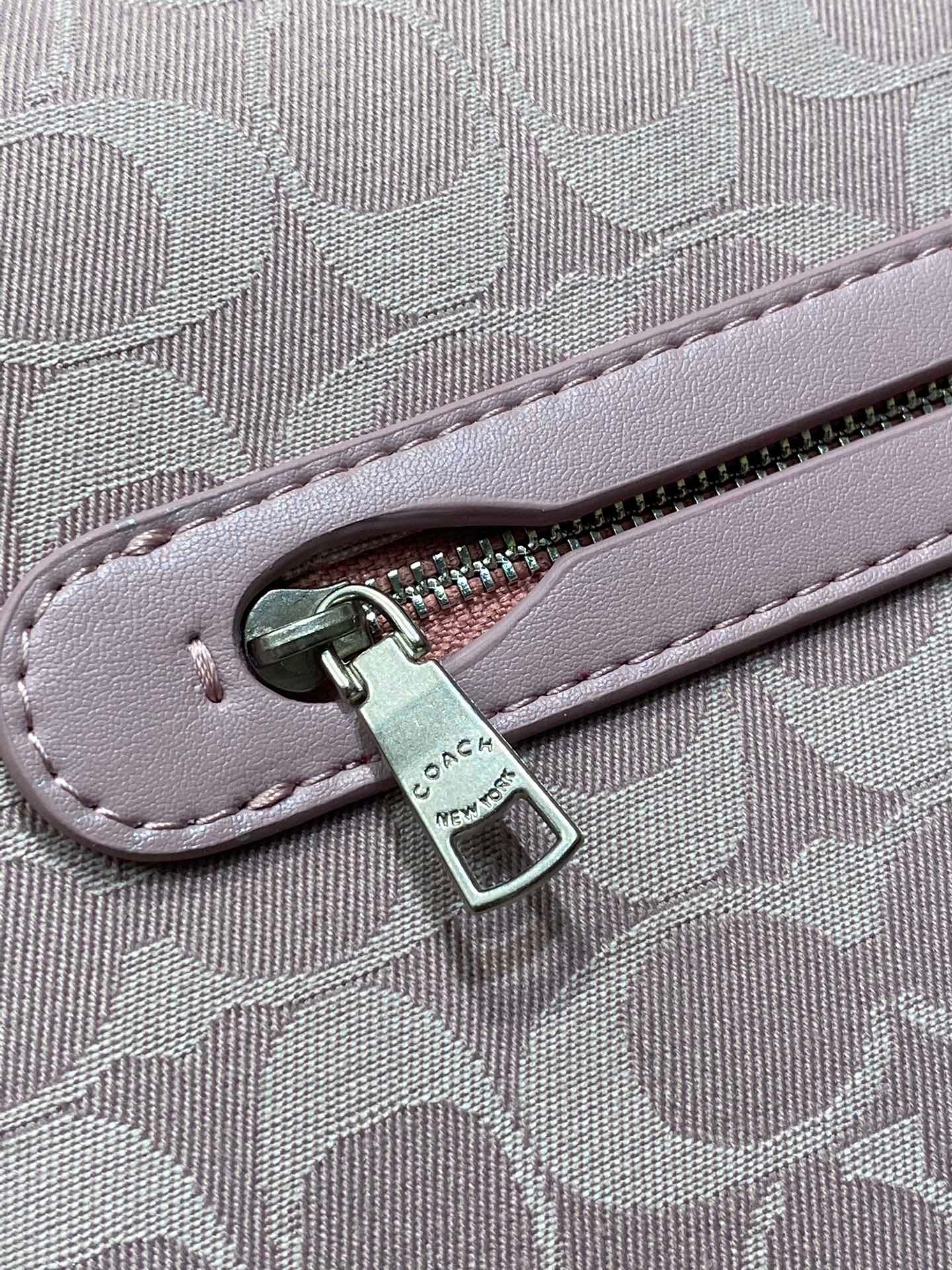 EDD0F547-CC49-413C-9778-9227BDDD9846