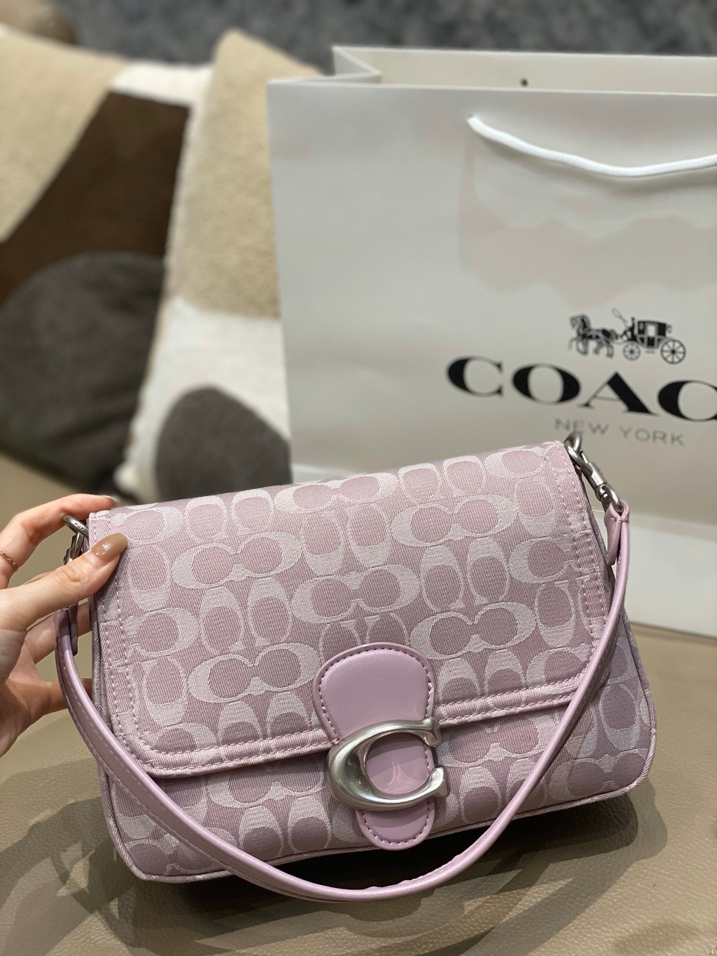 9C918534-529C-44F6-A0C0-7DF11FEACBB2