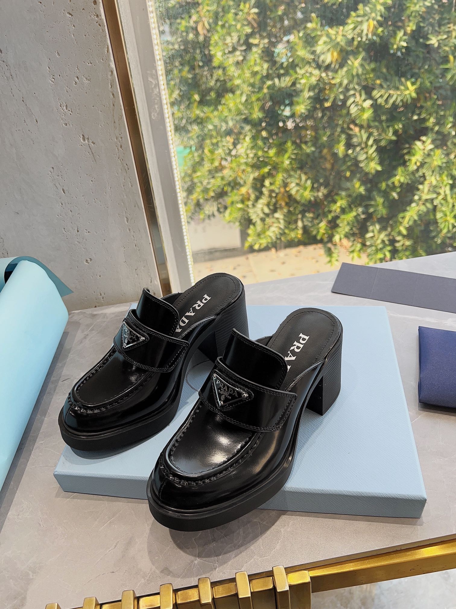 D596F790-B7D0-4BE8-80EF-8666786B2E42