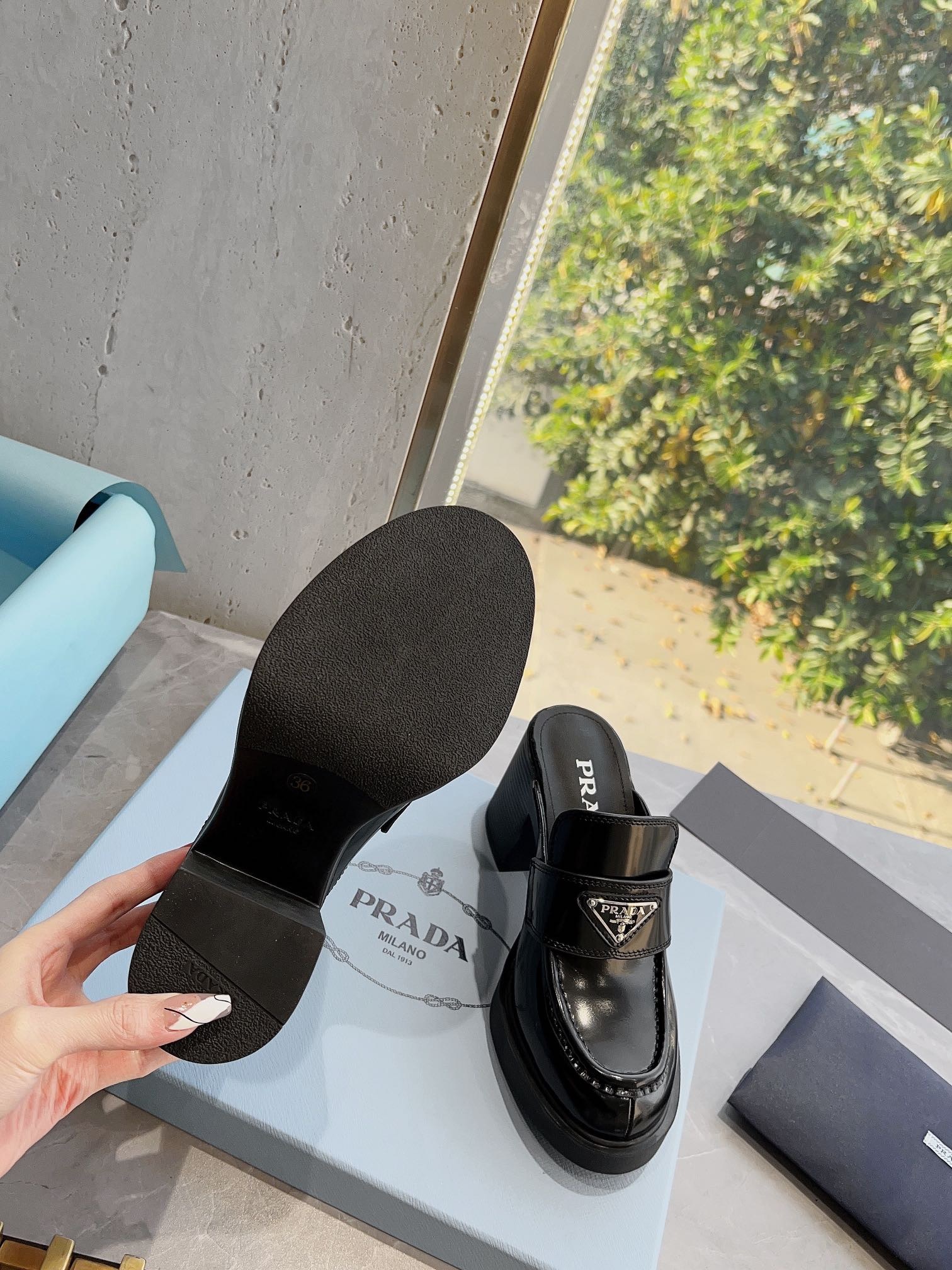 A5F27EBC-D4D5-4F6D-B47B-DB29F265DFF2