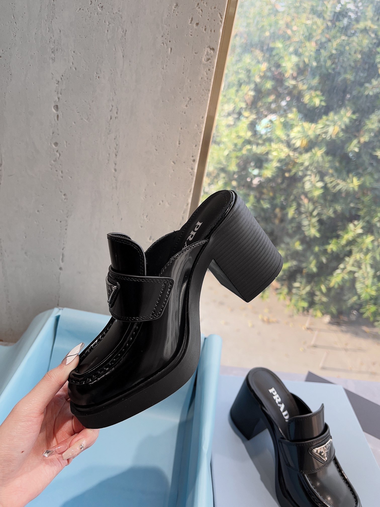 287E54A8-4202-4017-8C7D-EFB9E62C2E8C