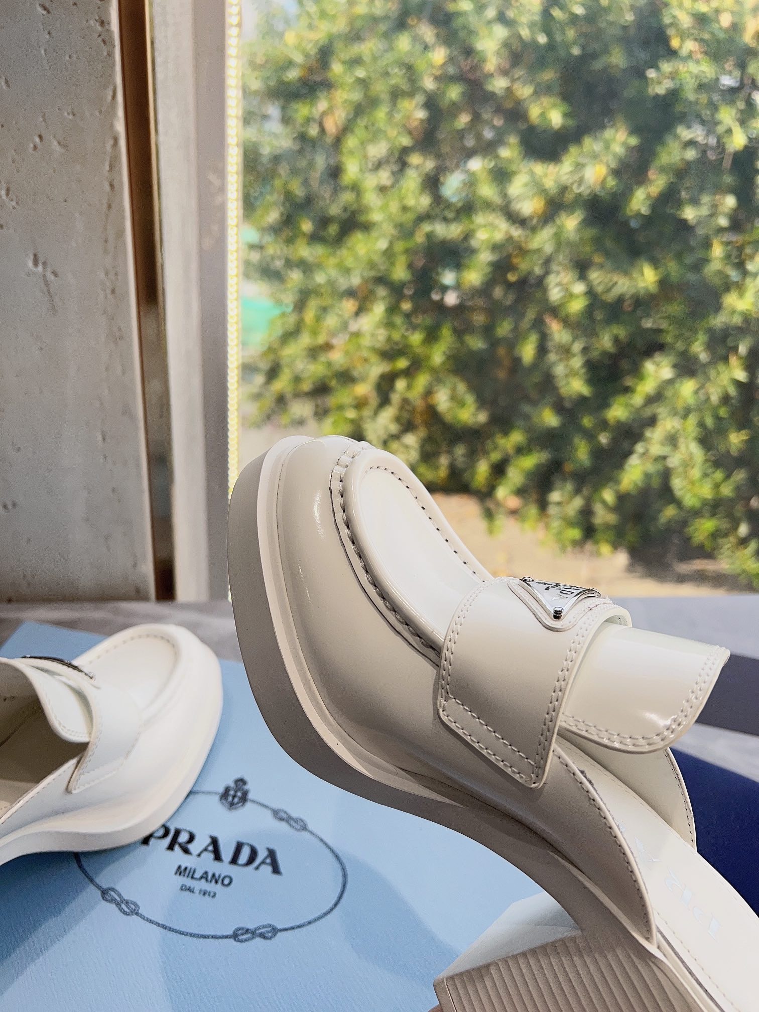 C698951F-1C93-4385-9272-A987A25934D4