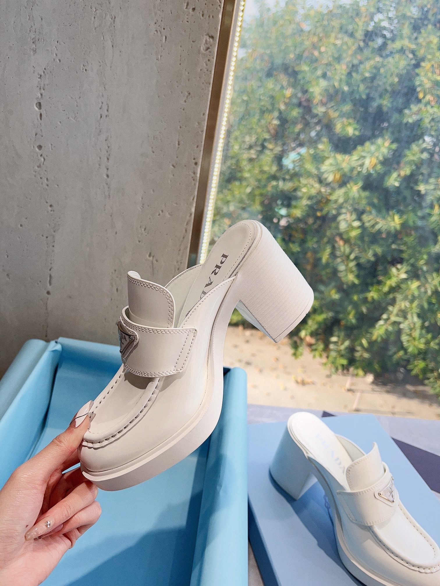 A9900FCA-81DD-49BC-AC31-B28DD88703B8