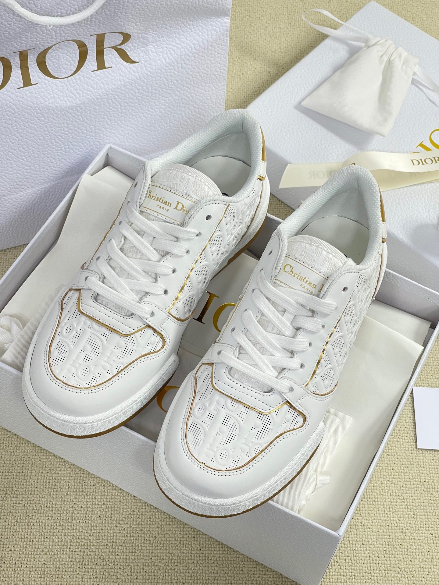 A1FA60A3-EAD2-47F2-8192-E911AE6EFD54