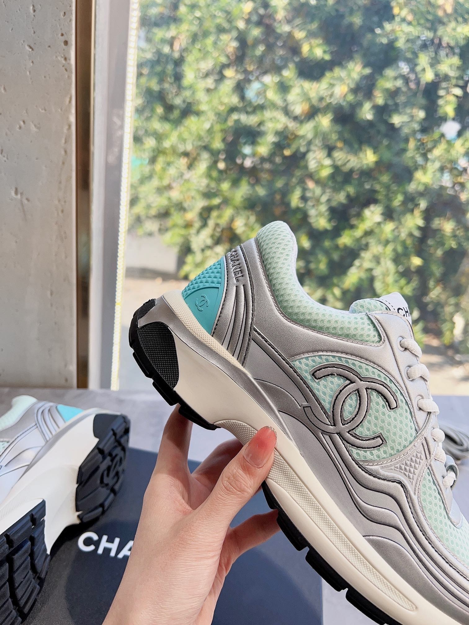 2C385940-8512-4E1C-BCC4-2C8E8E93E113