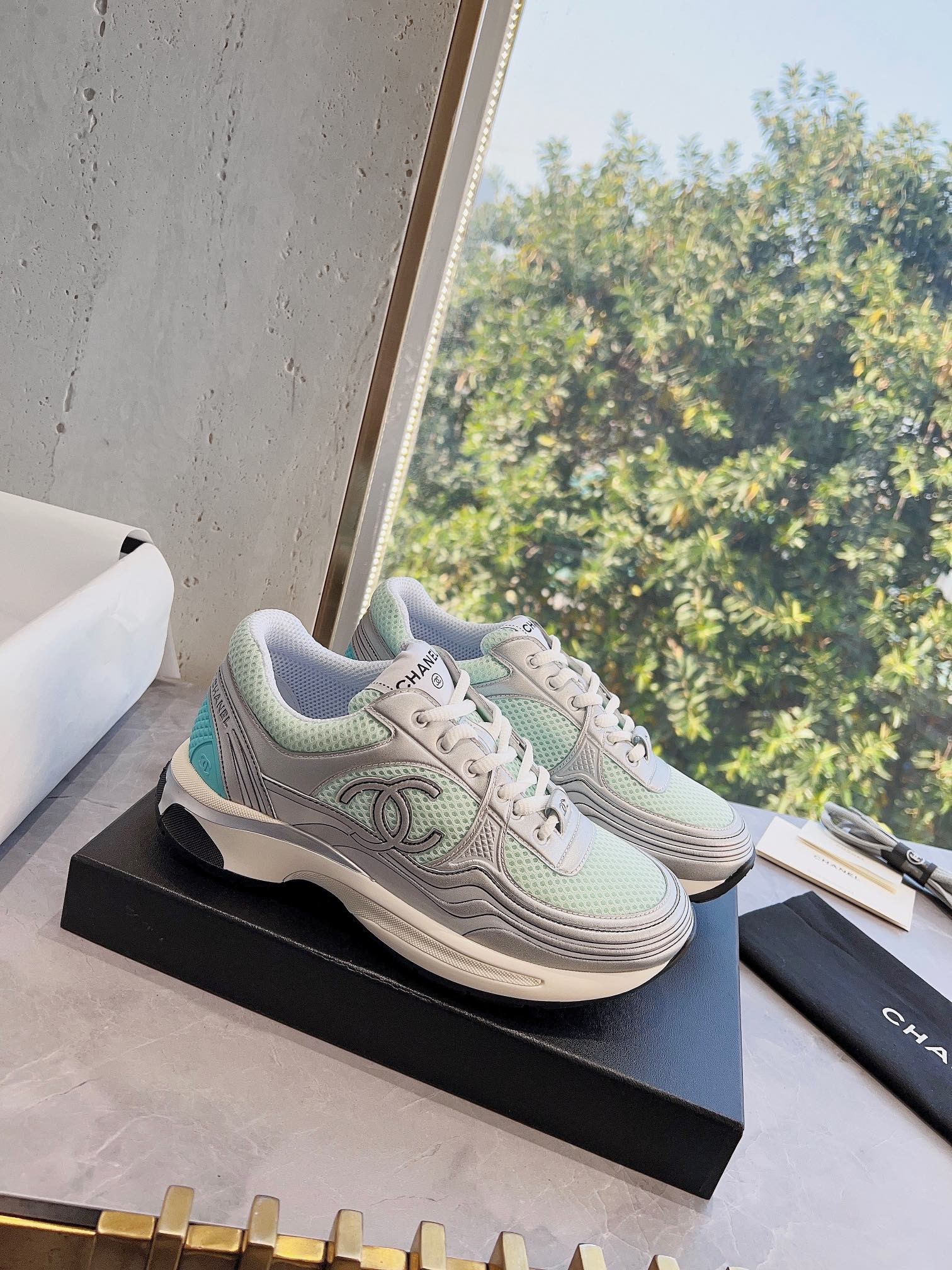 FDA6BA98-0491-488A-BC6A-8E4A450385B6