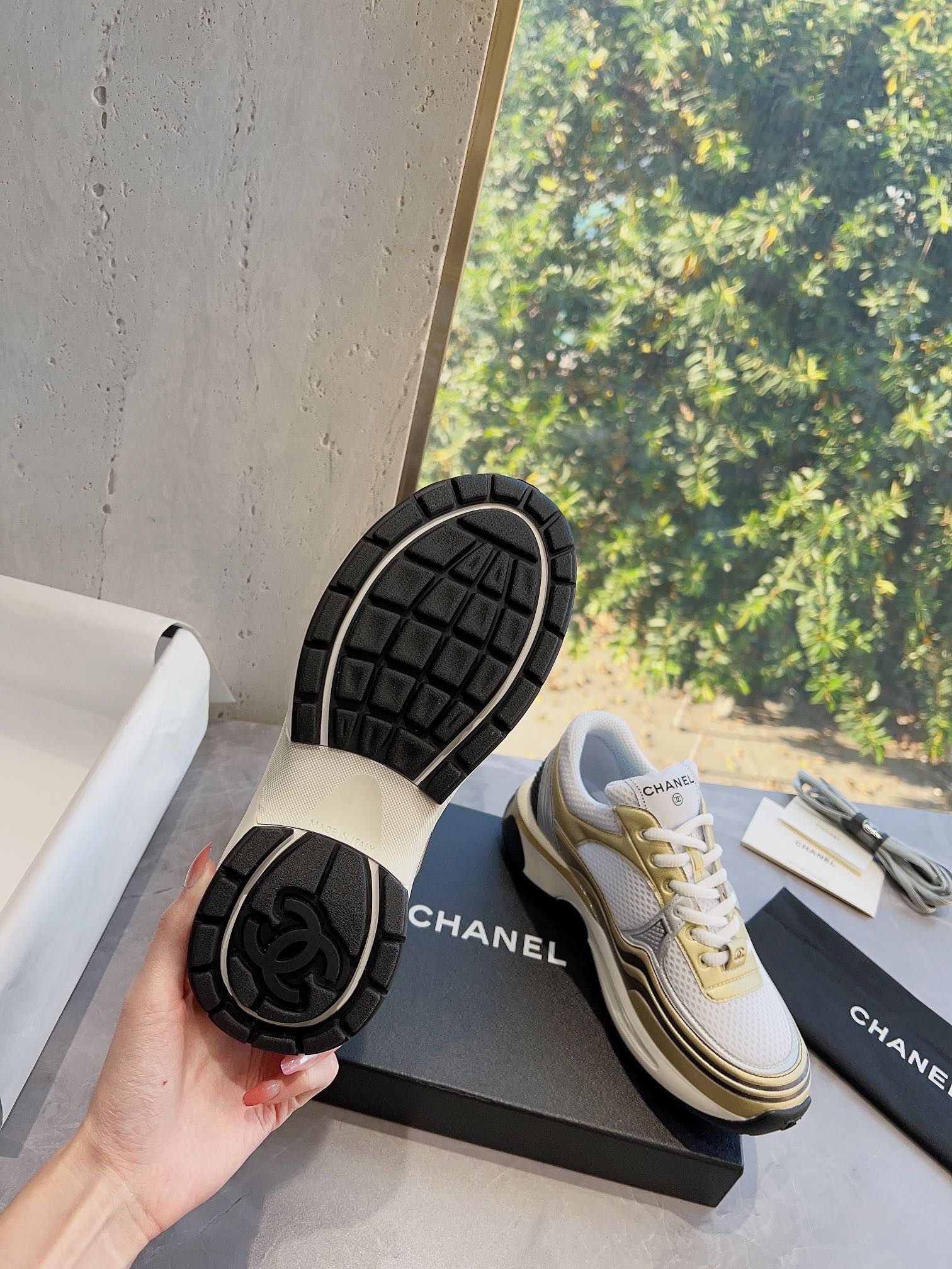 CE186340-F2BD-42AF-A01D-ADC0A00FD567