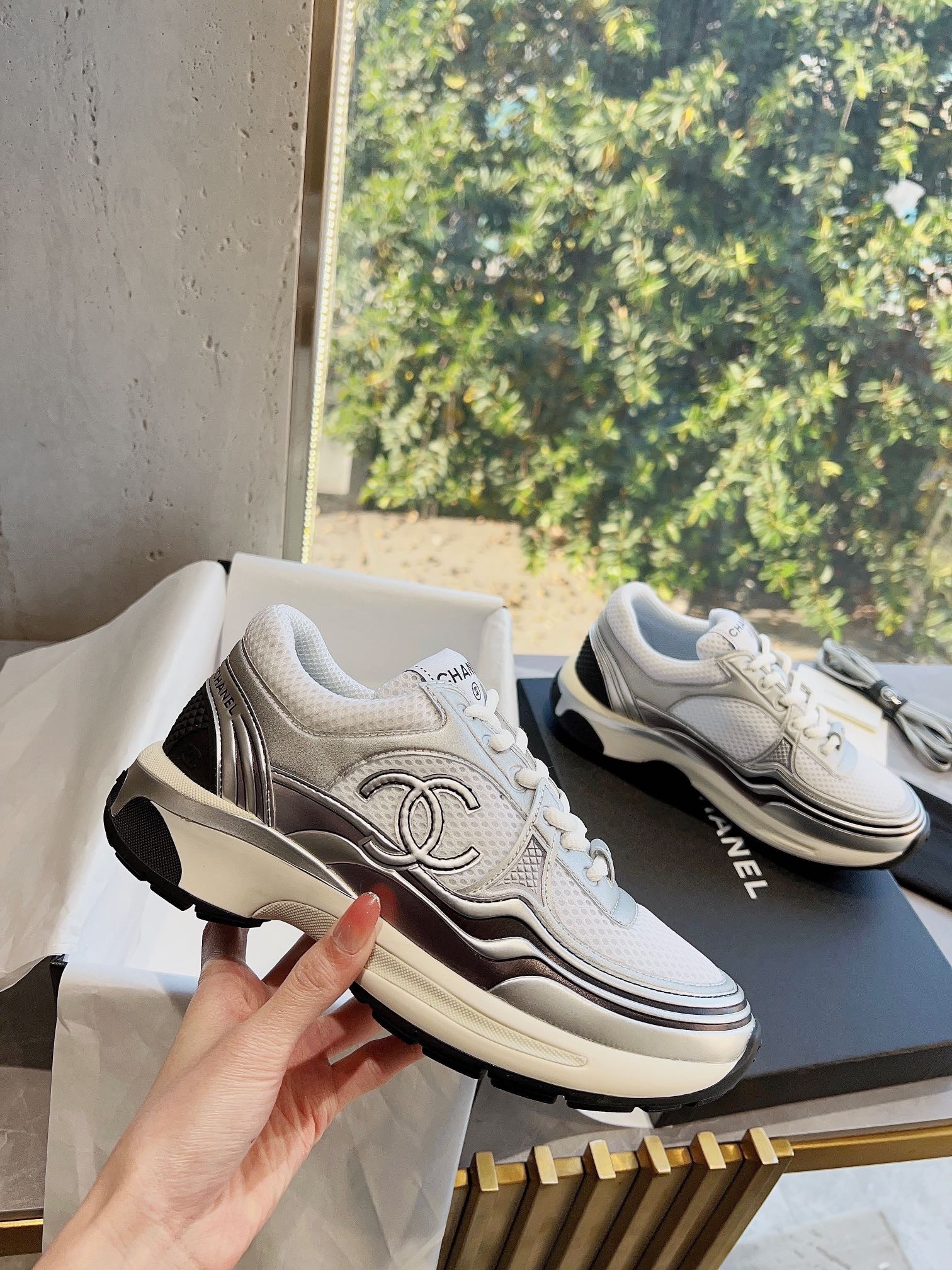 8C74087A-D771-4C6B-9116-E5F6C8CE865C