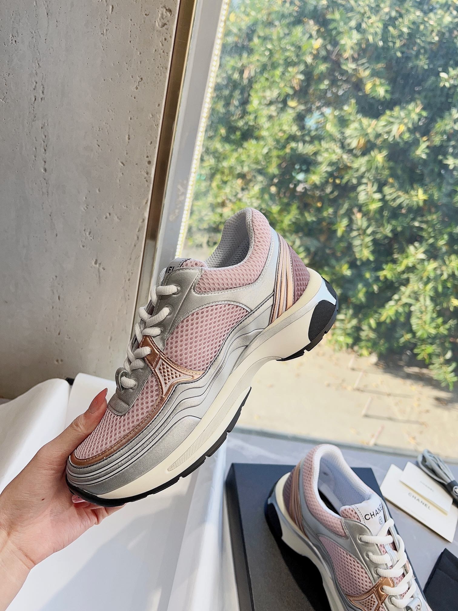 10C7E63A-0E54-4A23-8379-3CF302D4A2C1