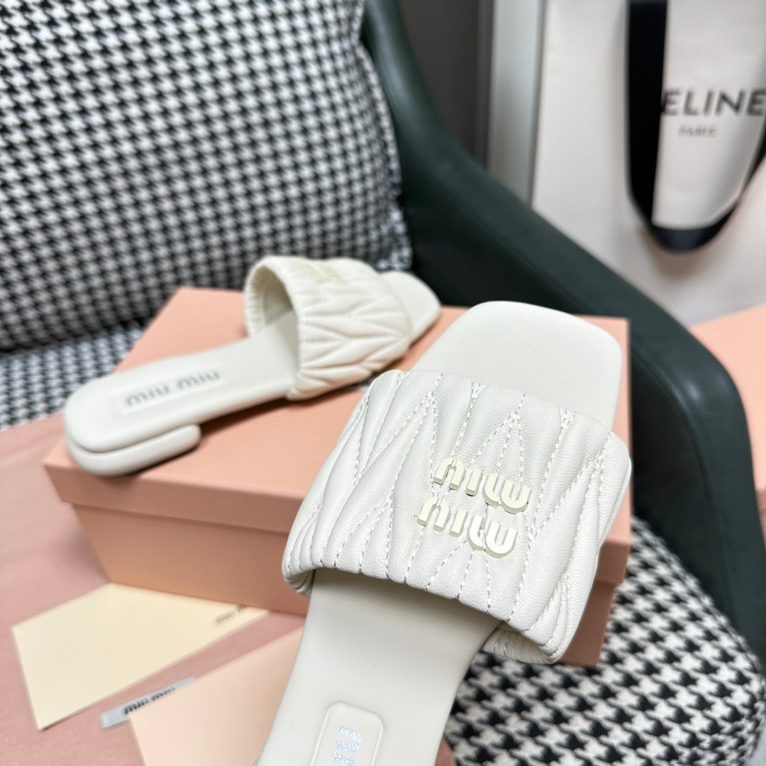 EB46FE88-5409-4478-B7E2-F0BE5B340F1E