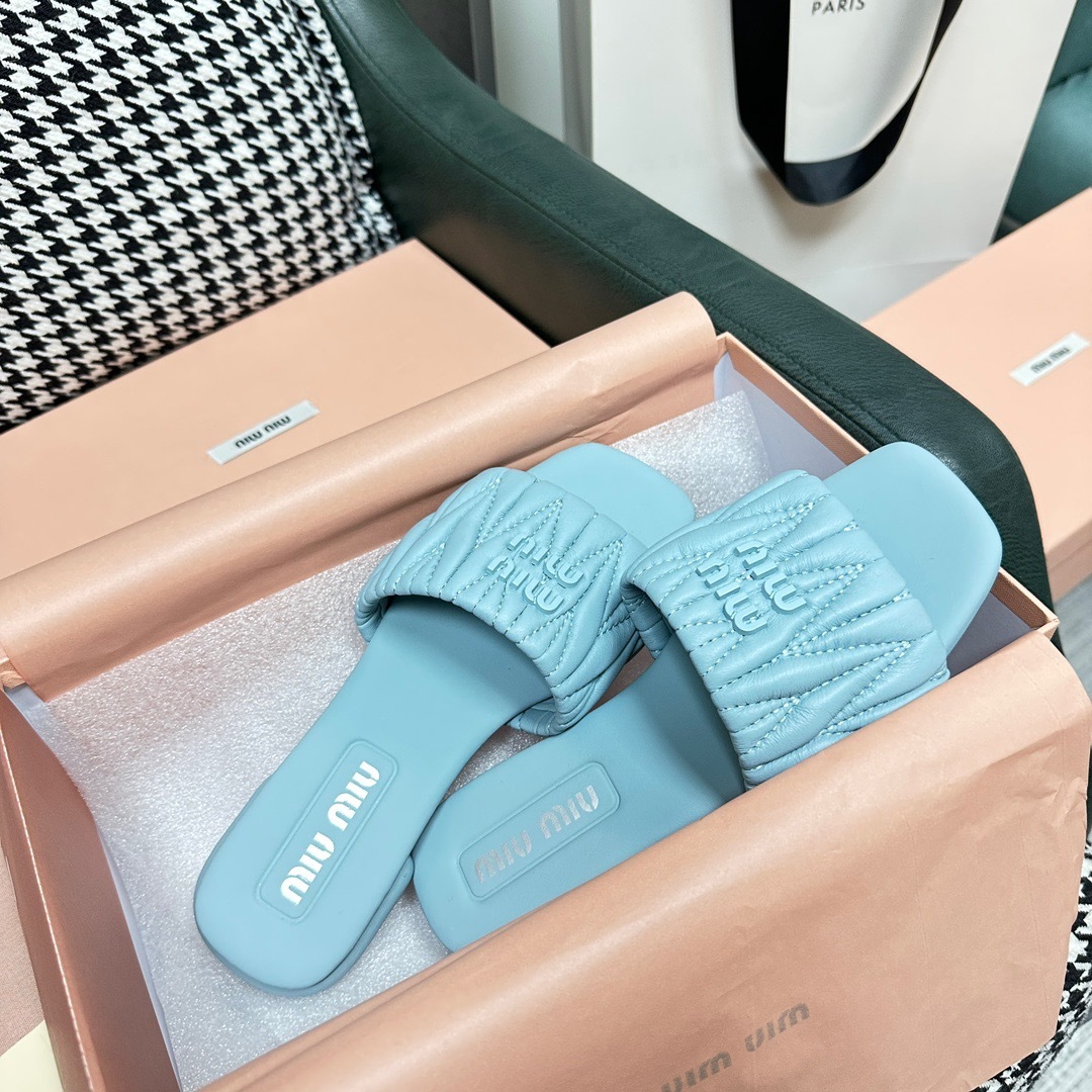 B7EED7B7-64AF-4344-9B30-A56C7ABC3B71