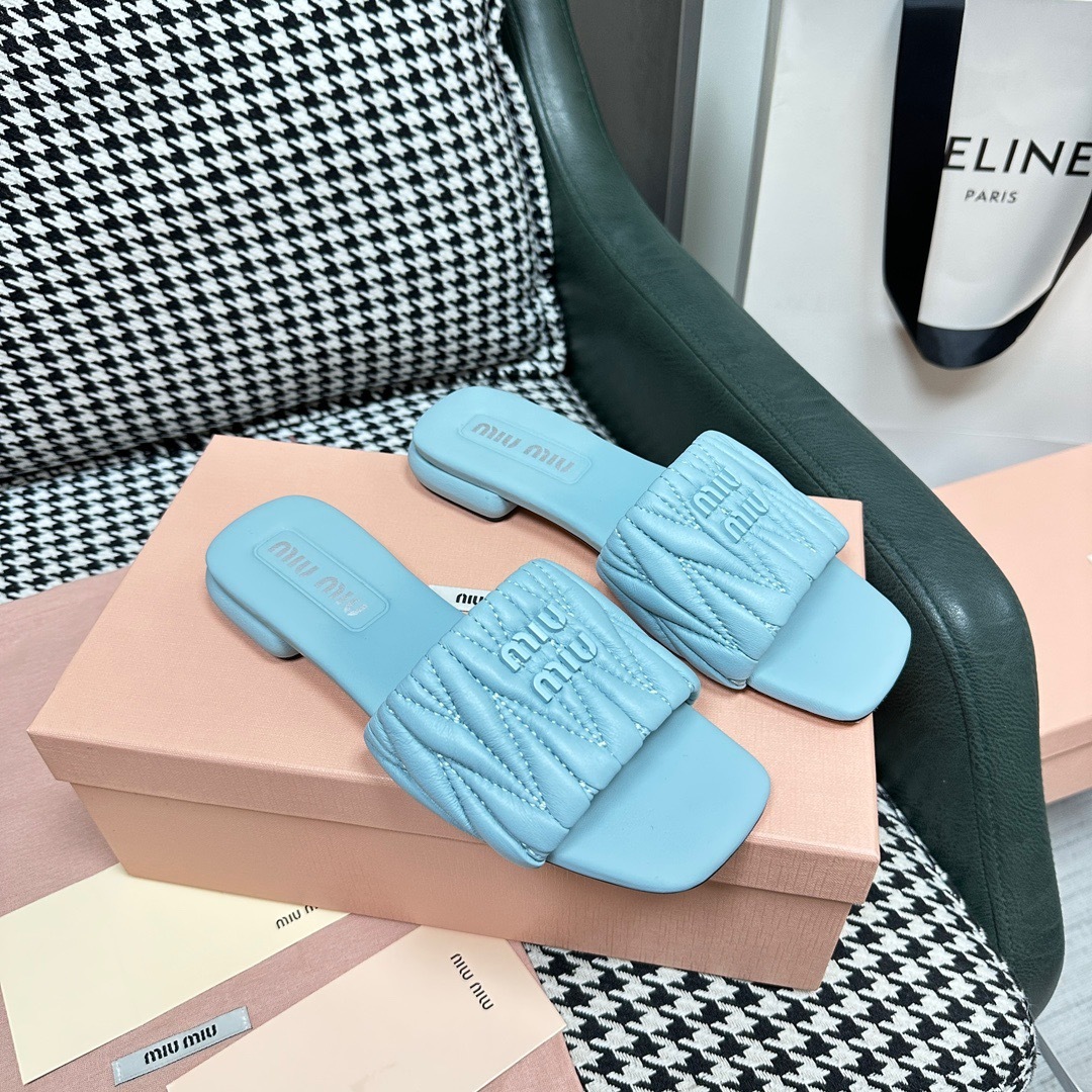 D7BCA2A0-0EE5-42C5-9C9D-EFBF3A3FAD98