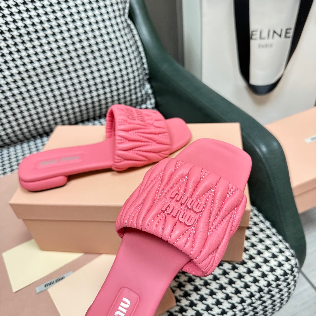 AD16D754-7D3B-44C1-BEAB-8C22F6B5737C