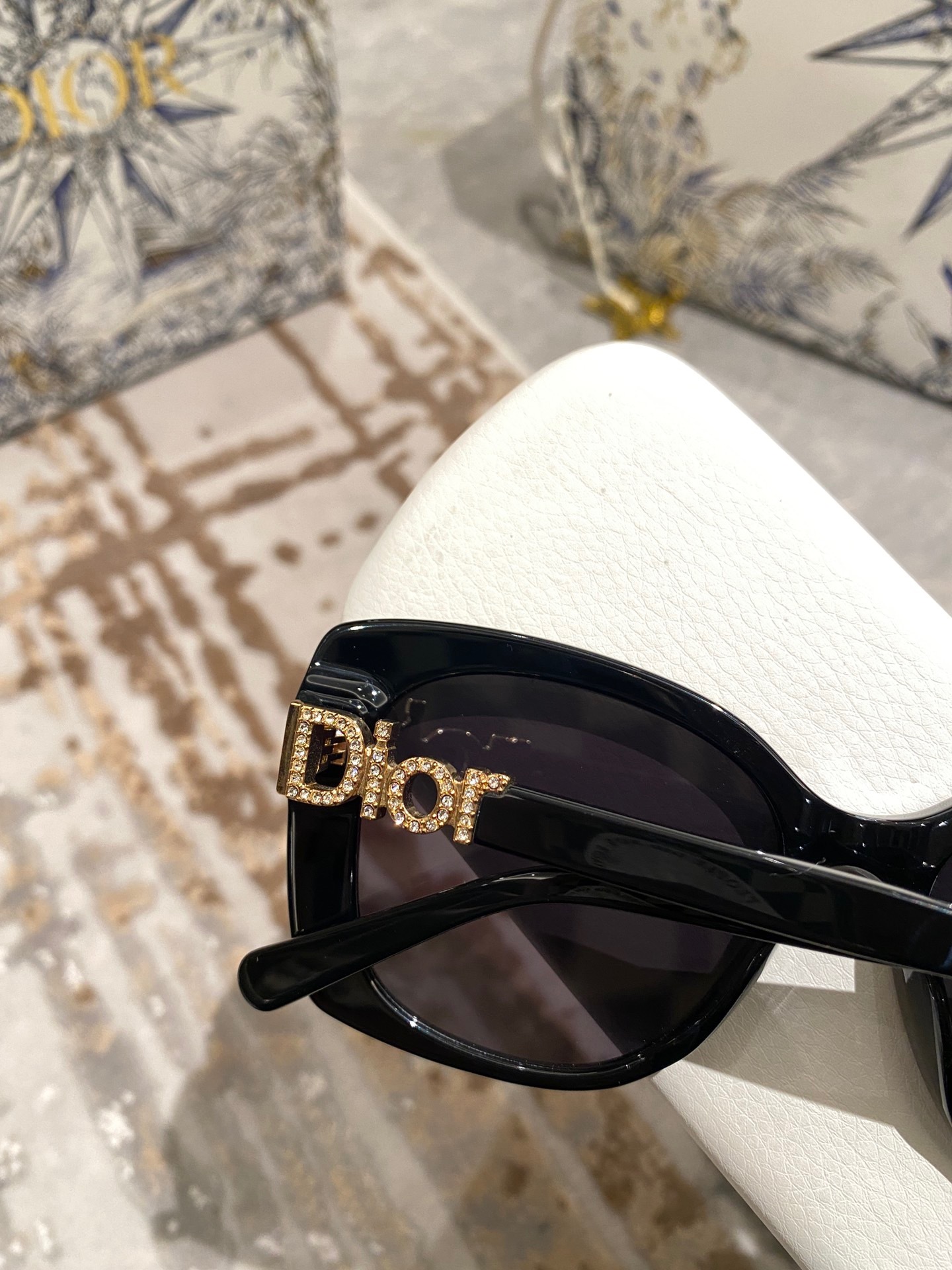 17F62EF3-3536-49A1-BC1F-5BD1A4589544