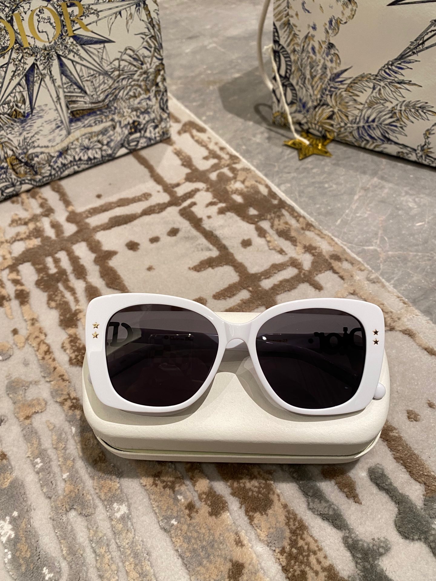 89D07878-58B8-49F6-8A45-5A785FFA8C06