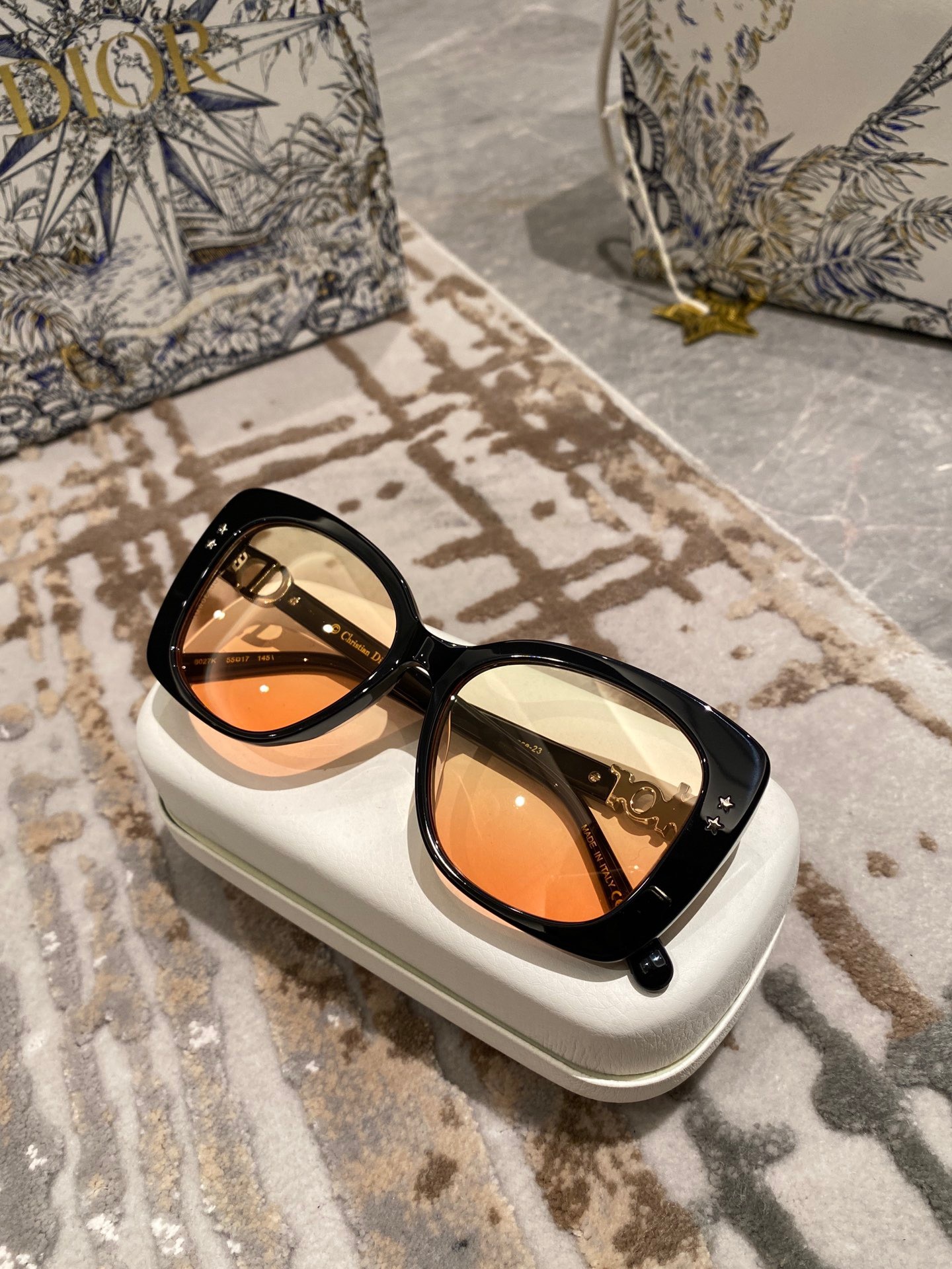 47F41A61-8C1B-440B-8F9A-1DB52F433FD5