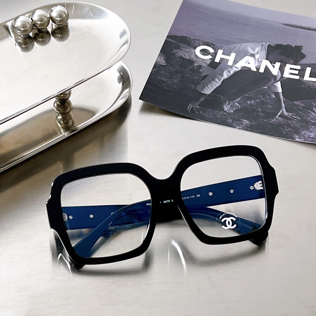 F4B099A0-E733-420C-805A-8EEEEE4F7540