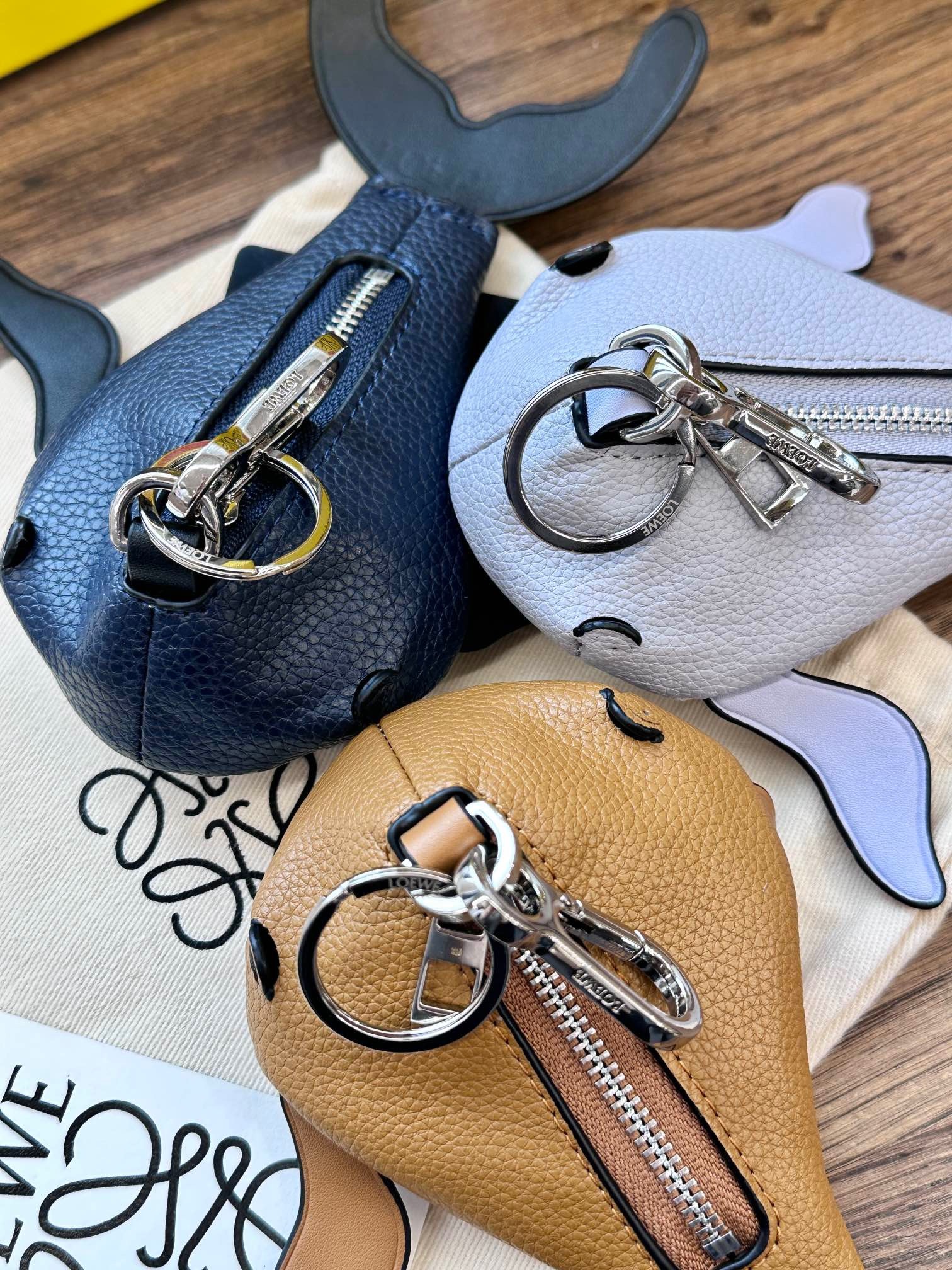 5F12DF6D-EA6D-462B-941E-43CB40963F54