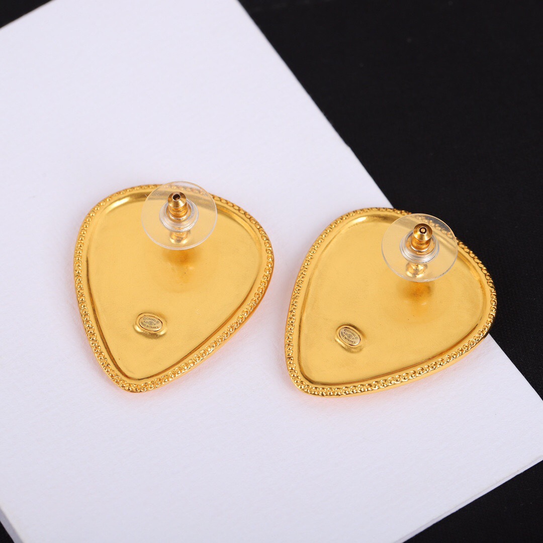 67602B96-6421-4814-B750-82C255EF5EAB