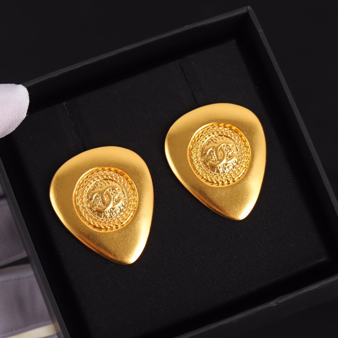 99BD1F02-95ED-42AC-B35F-426FEAE7FFBE