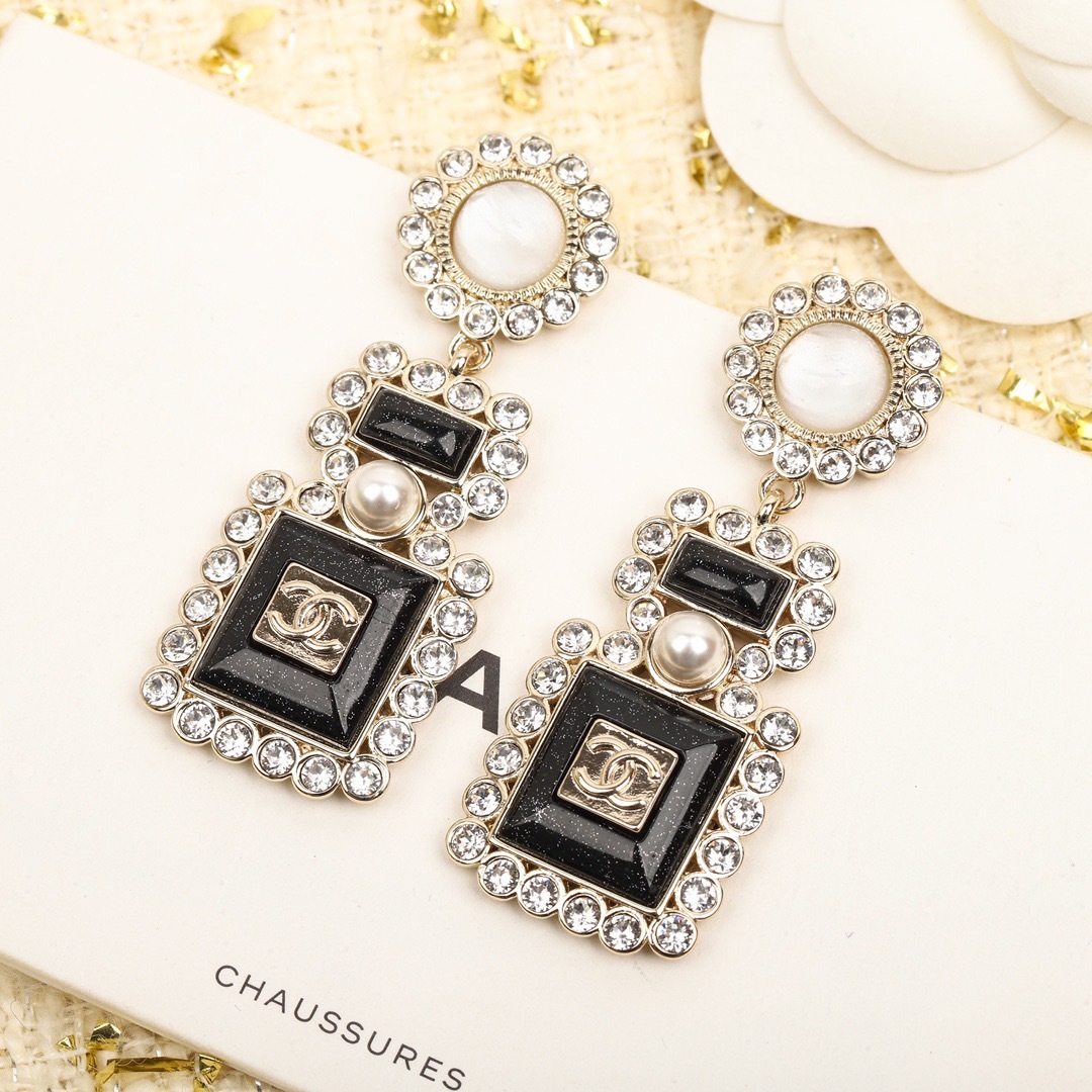 E85870F5-6A7A-4059-80F1-5FB92A371345