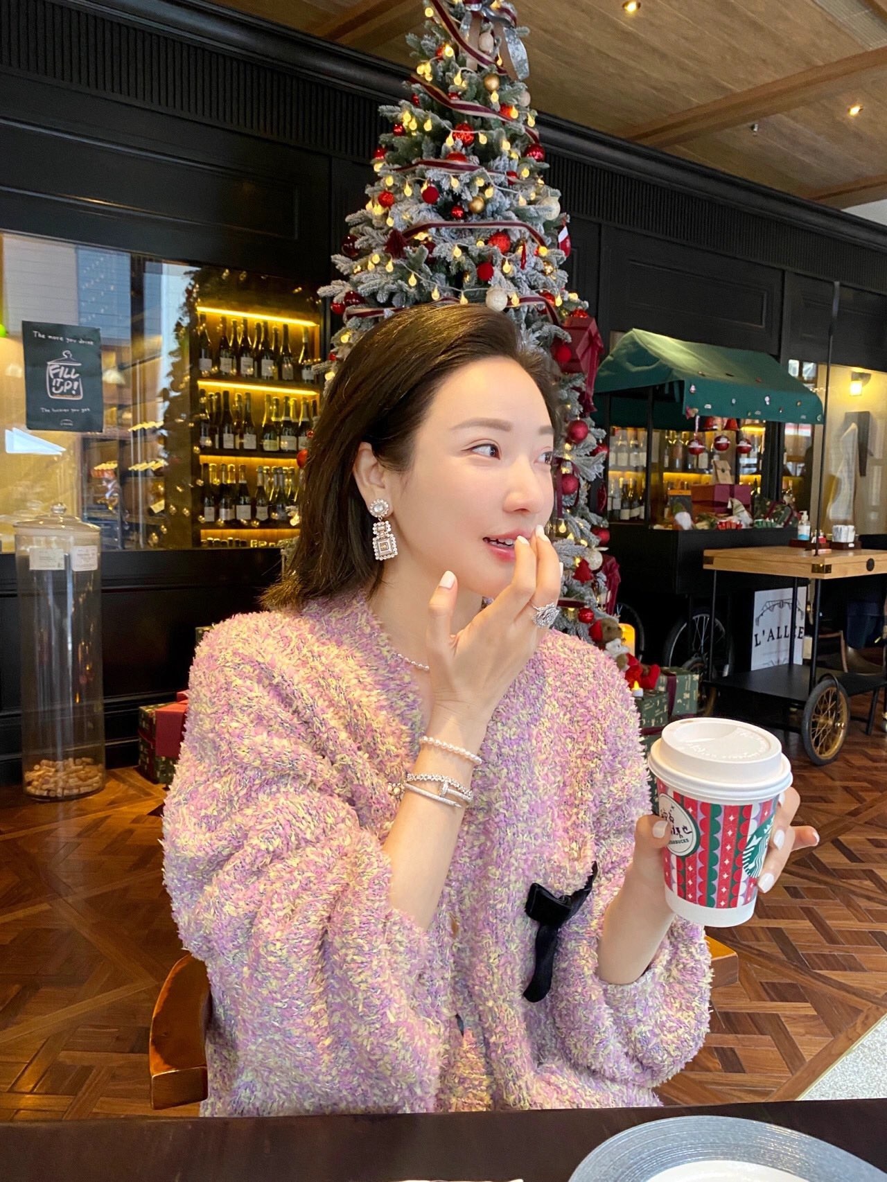 321B1D76-3F33-433A-98DD-8708FBC37A51