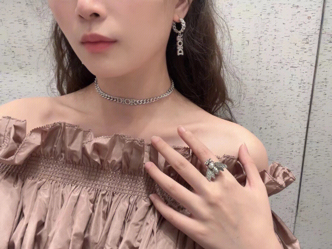 F8707B0F-F5F1-4DFB-BBEC-71B49868646B