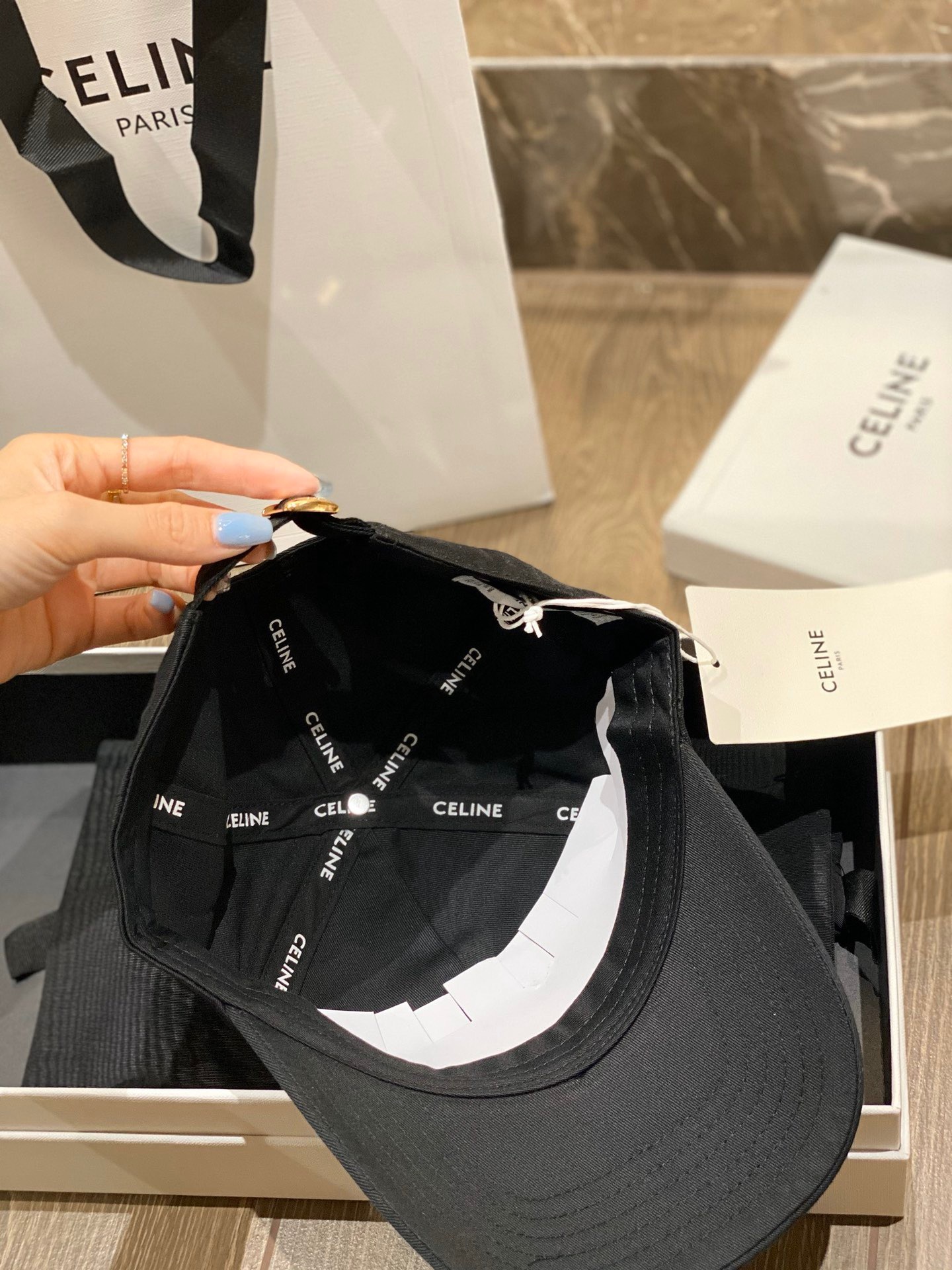 04F05494-6A98-414D-9055-0977BE4A828E