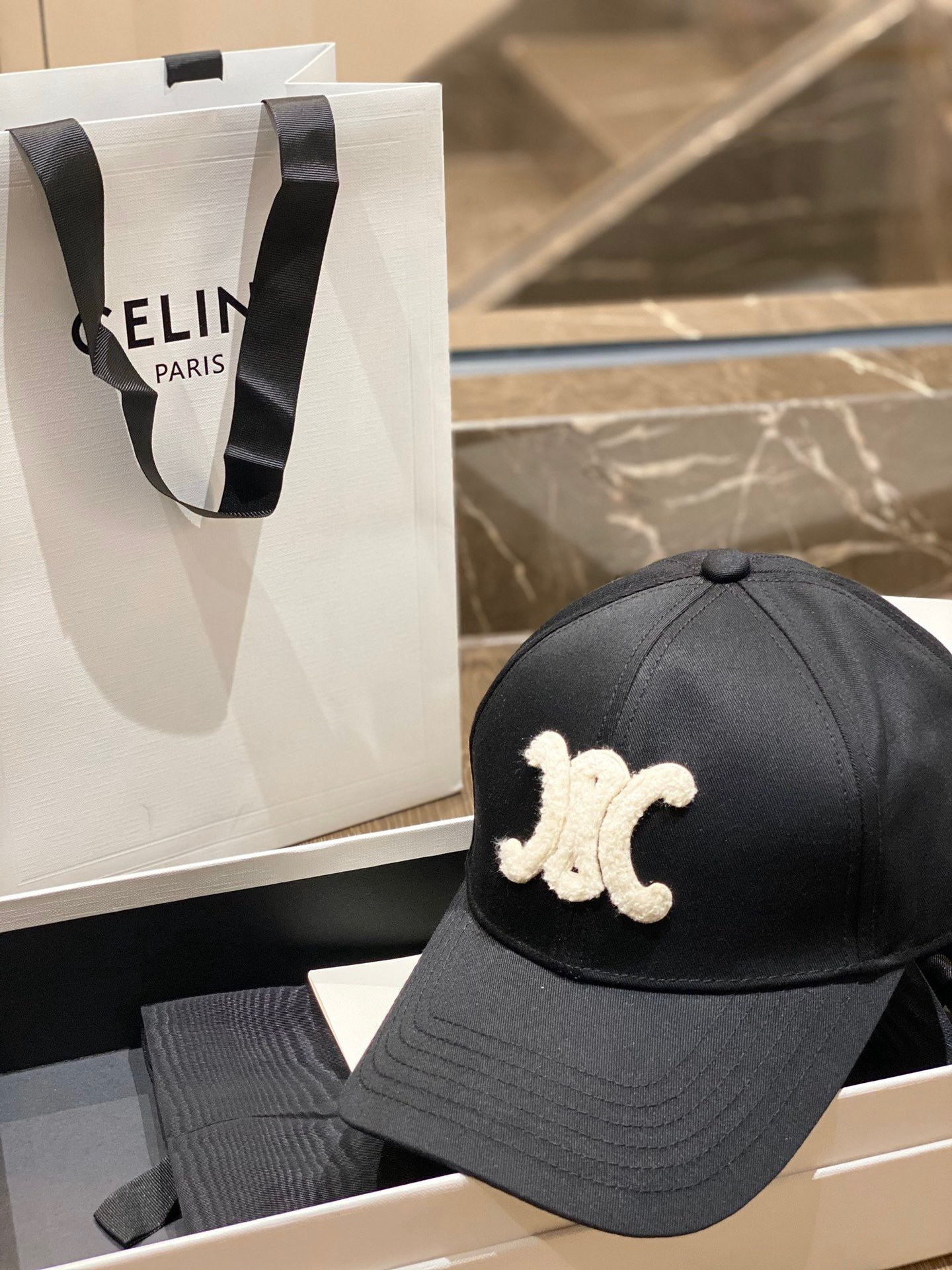 7439A200-18C0-45F2-BE8A-4942C1C0DE15