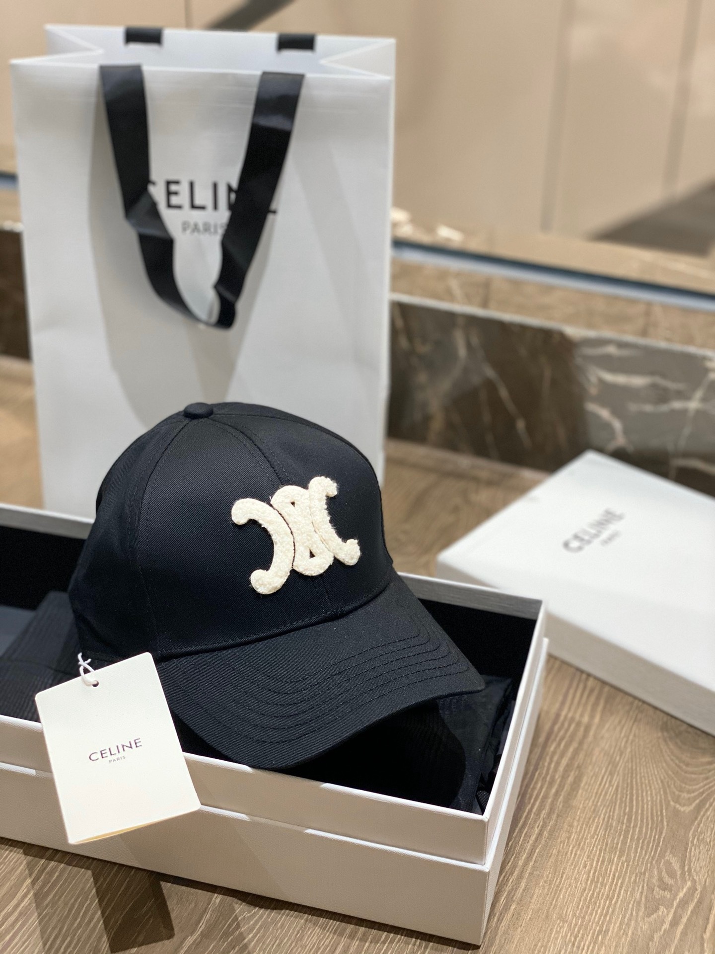 027FF566-CA1E-4F6F-9F02-101532C51A2D