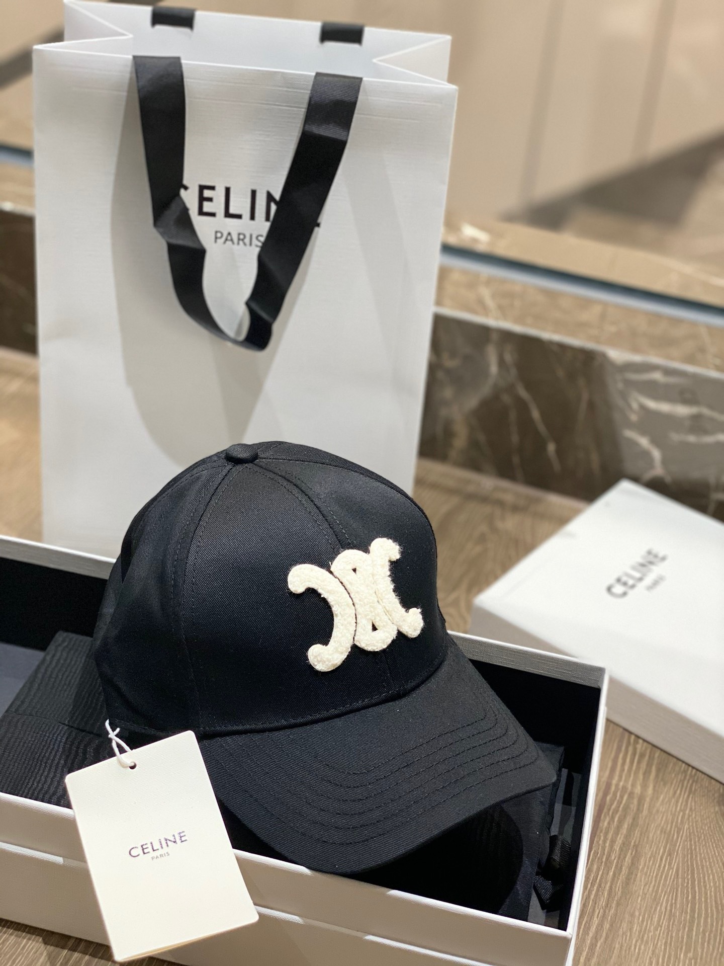 7F4ED9F8-2929-49C6-BCC8-63B1761F29DC