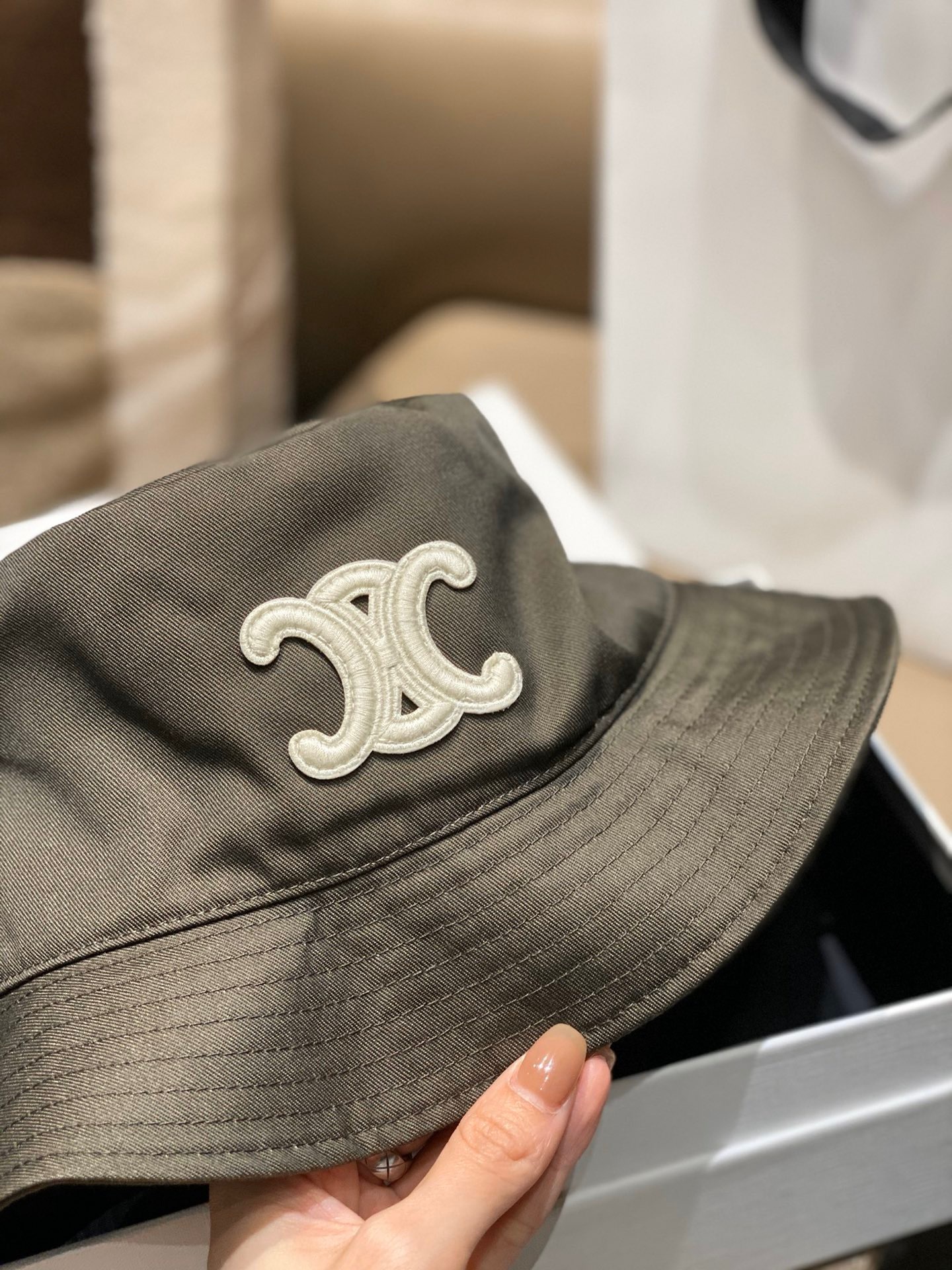 5010B525-7DEC-47DA-8A6A-10580432CF1D