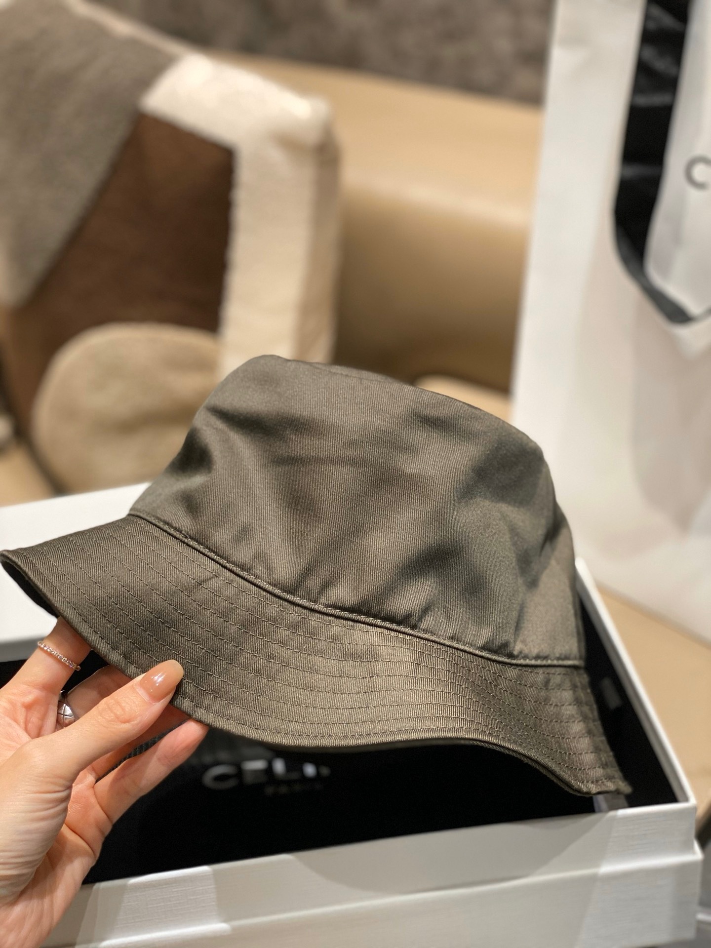 F0A9F871-389A-4022-BAD7-221C4FF49923