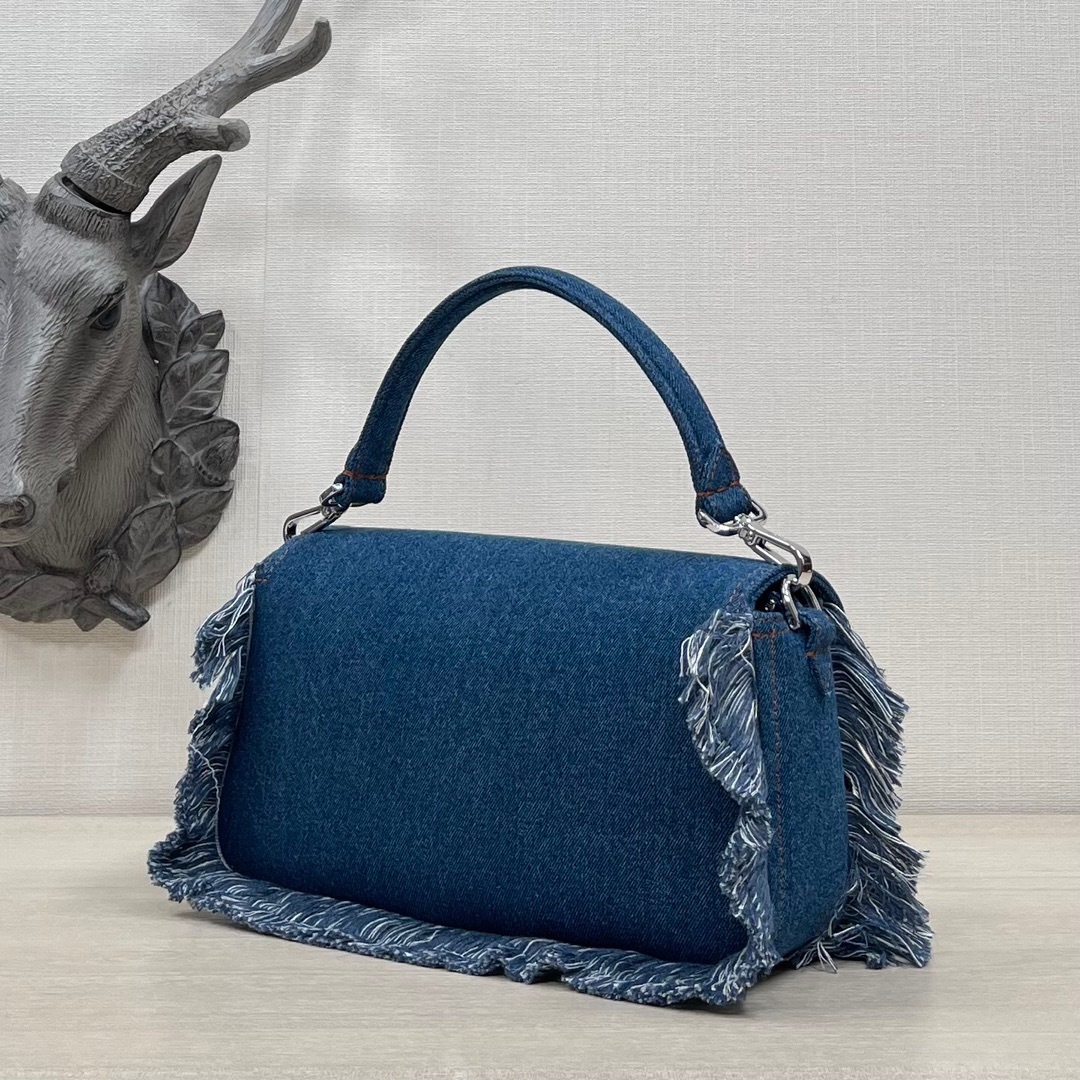 CBB2FBE3-0177-4E82-8DA9-665492A4849A