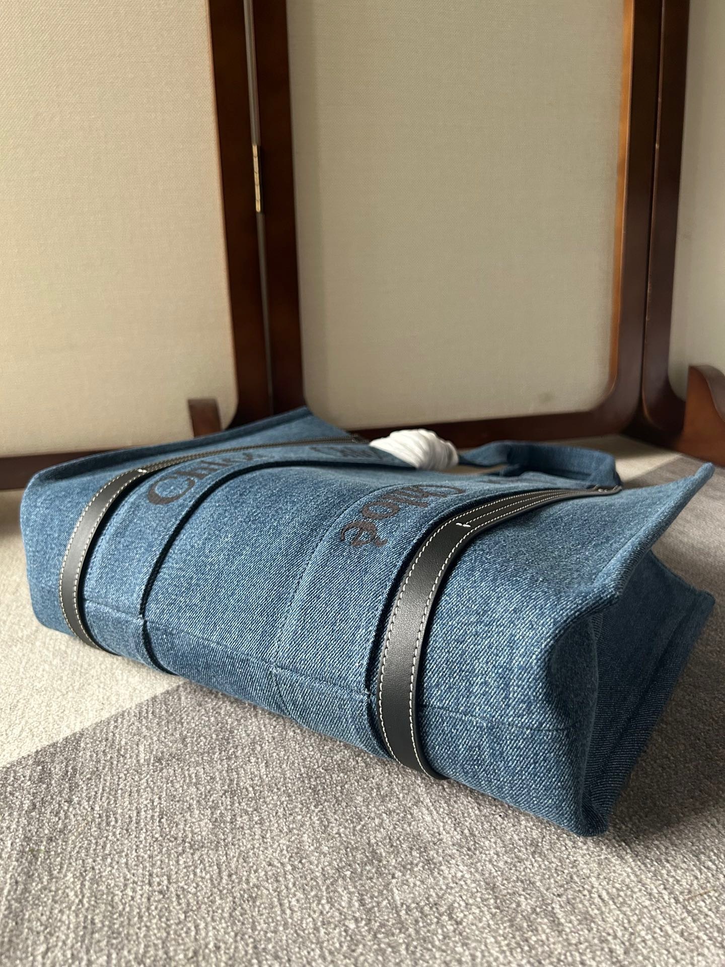 ADFD929B-8F41-4791-B62C-B0D687773E96