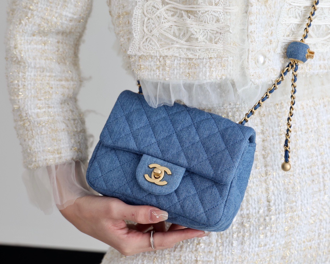 99370F11-8261-4F86-BAD8-23FE99560F04