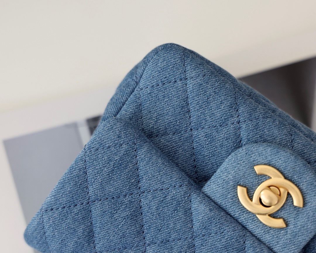 69A5045A-0E82-4C68-8CD0-AEA51C48BAFD