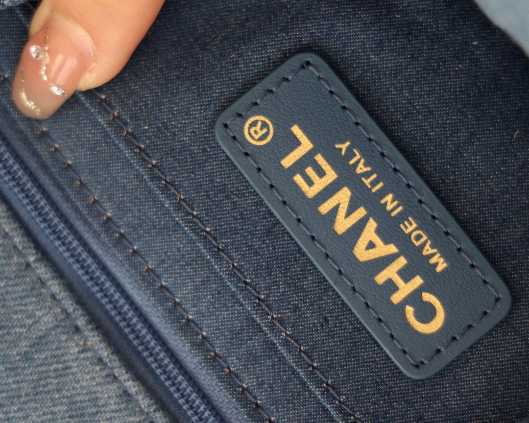 50CE1D35-BC66-48E3-BD6F-6998C23278EF