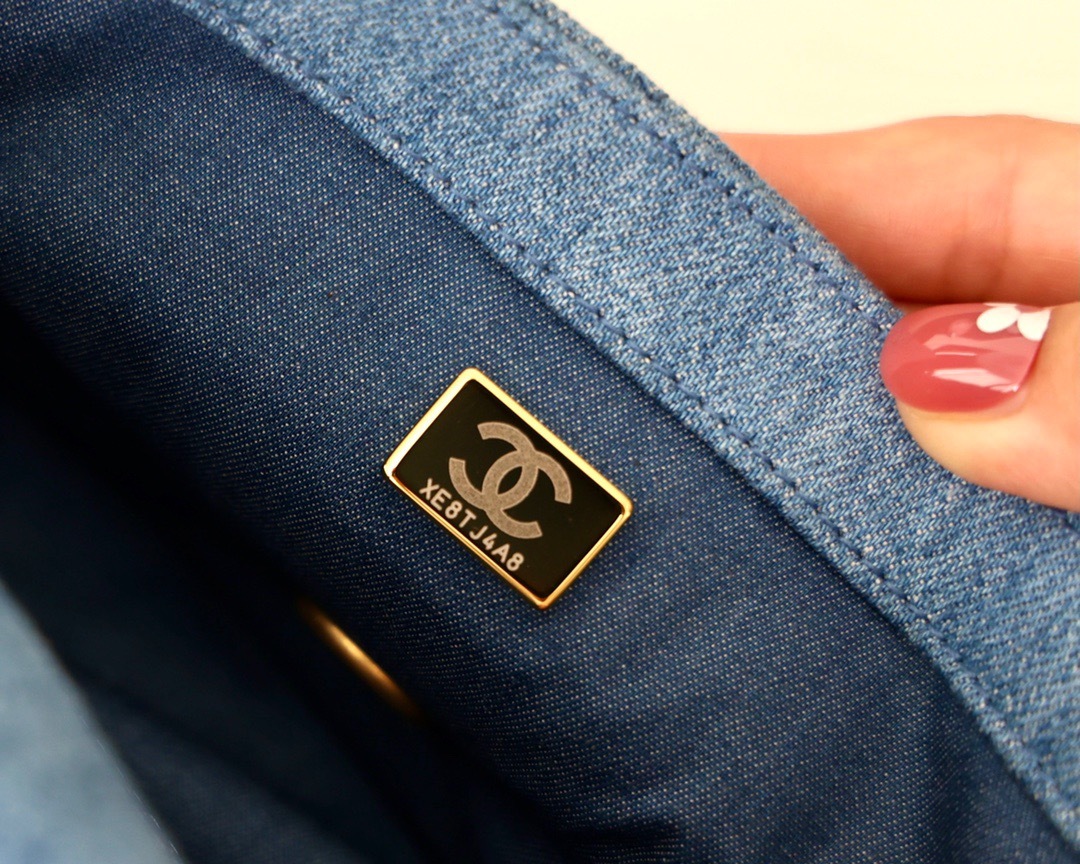 5E7D7160-7E77-4FDD-86F0-375291DD32AC