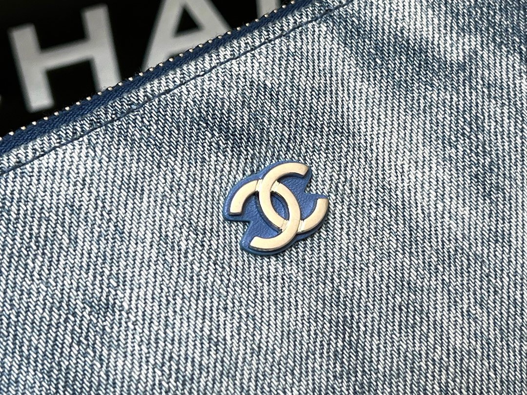 AB5BD24D-2519-4A0D-9919-603478E9703D