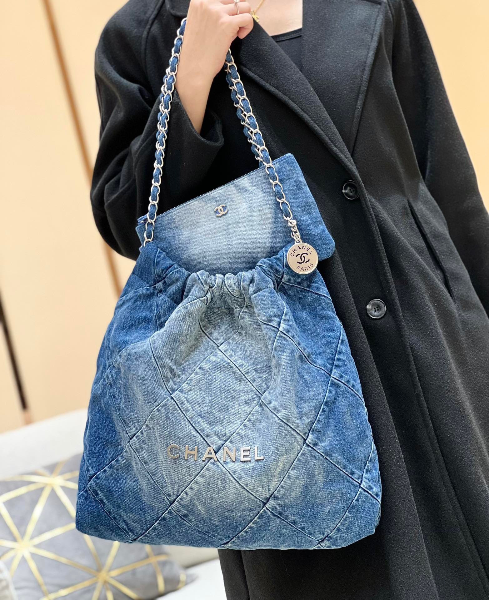 77051DDD-C4E3-44AB-ADAE-44212E6F27C7