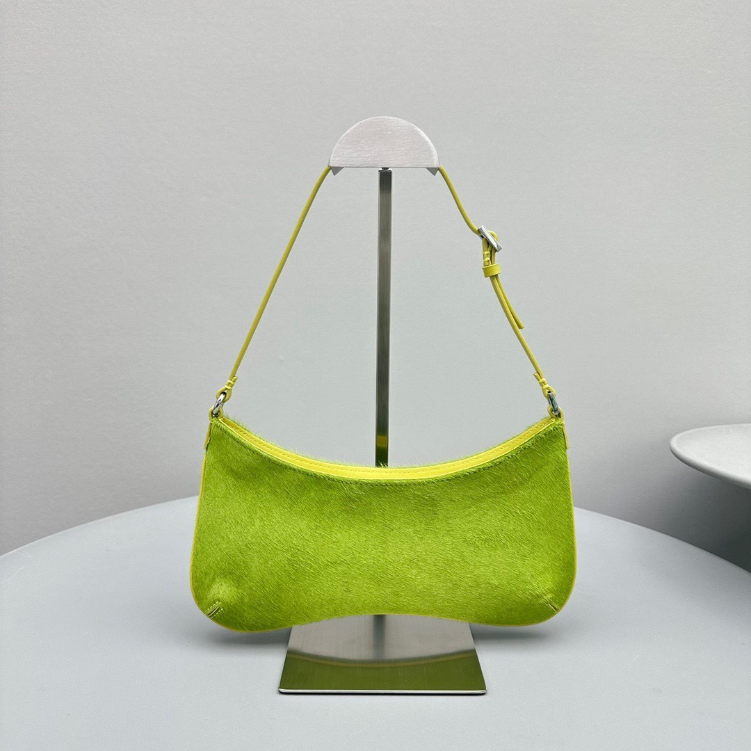 7C4610E1-8A81-4C8F-B69E-04E0B2CAB582