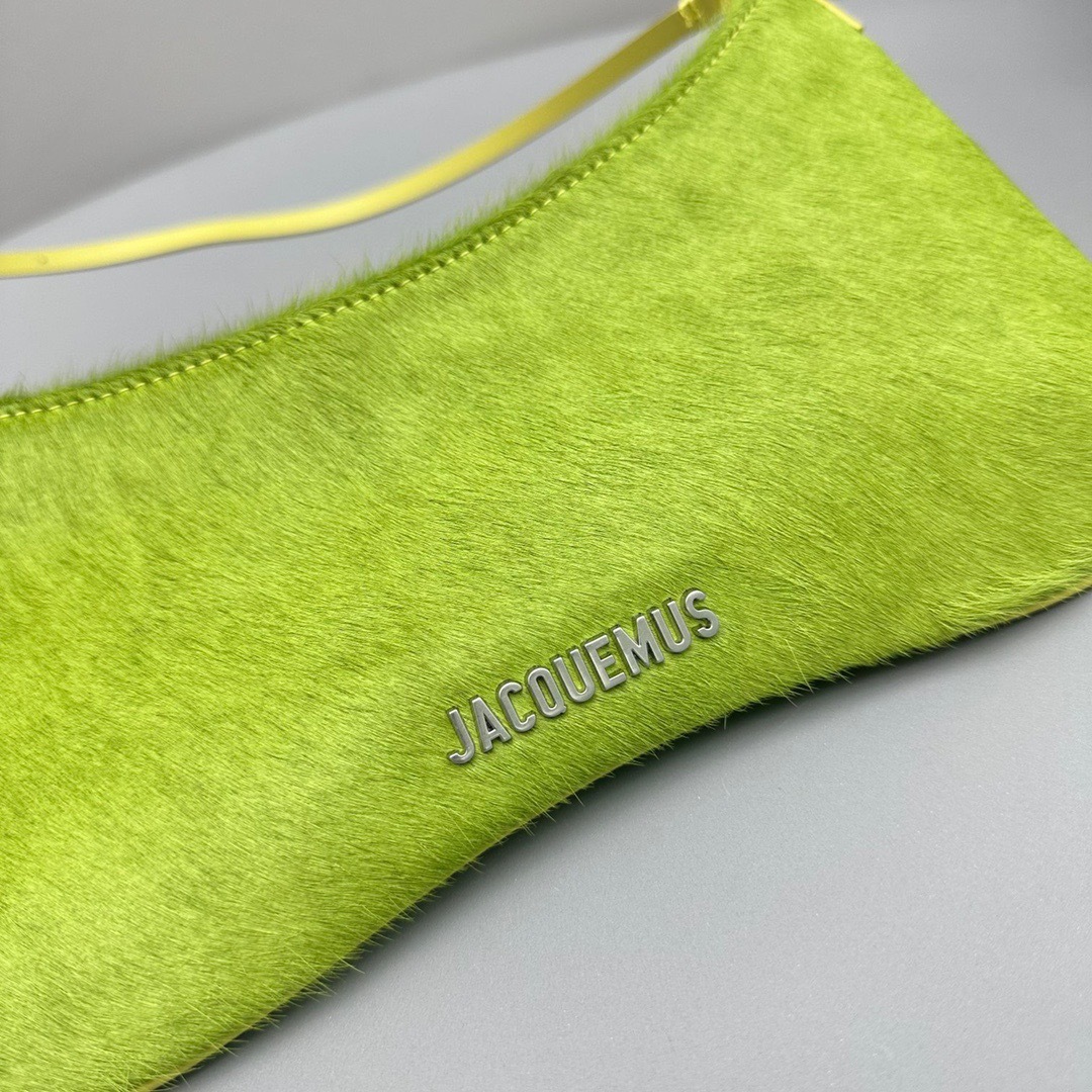 7F2C543A-5A61-4B76-86CF-13468BED34EB