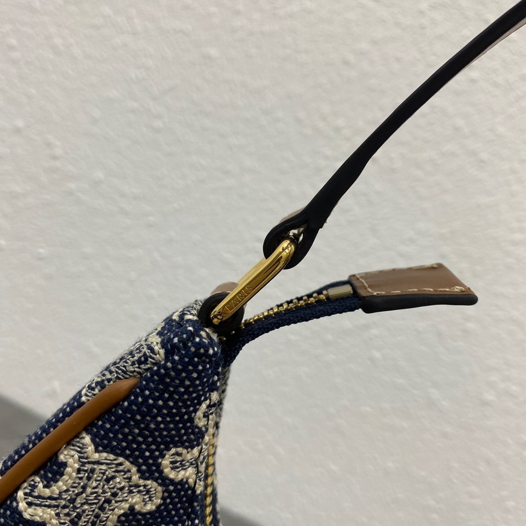 582DCA10-02AA-4B54-AD0D-4F47CC934FDB