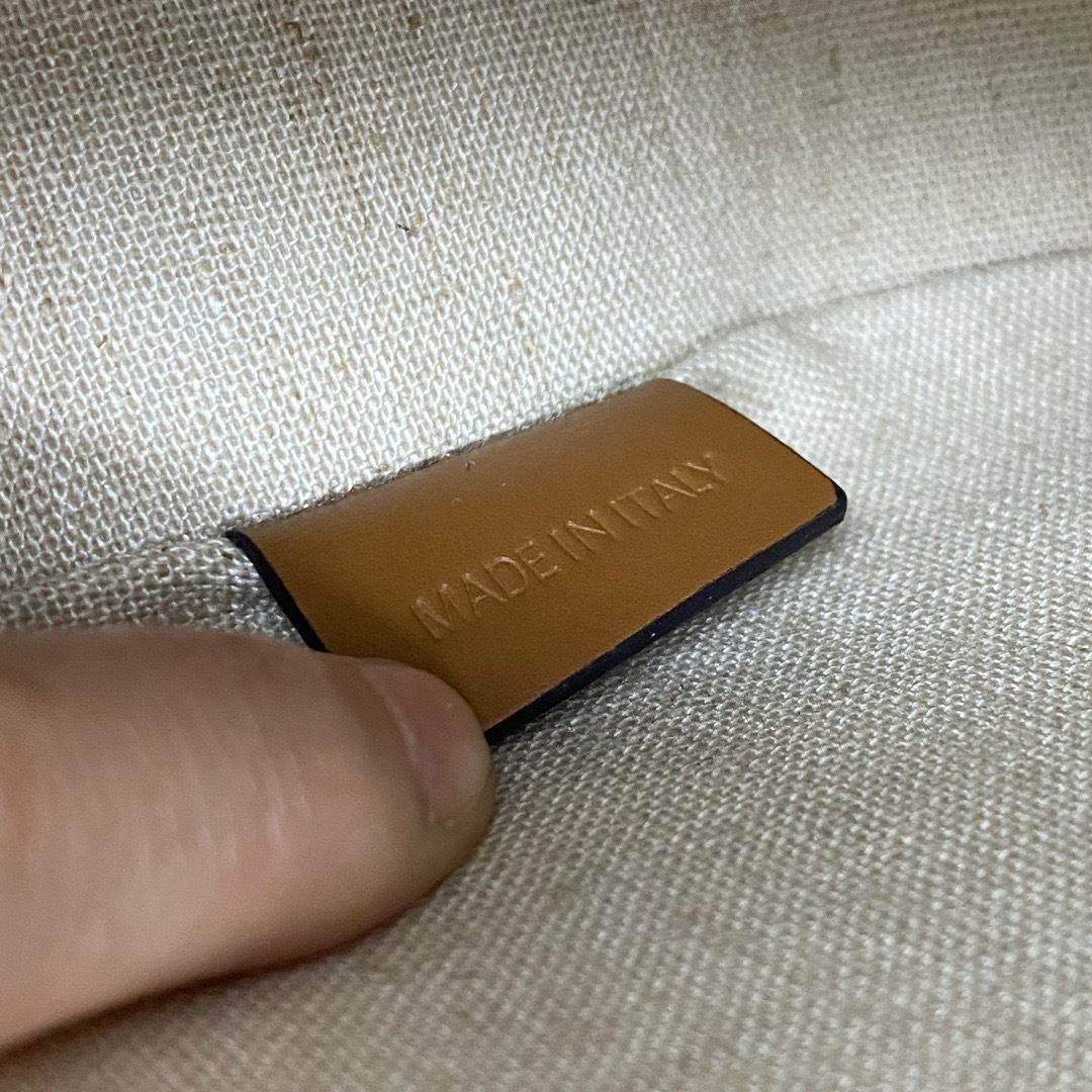 B9D1B3CB-9CB0-404B-8450-A8F17FBAB68E