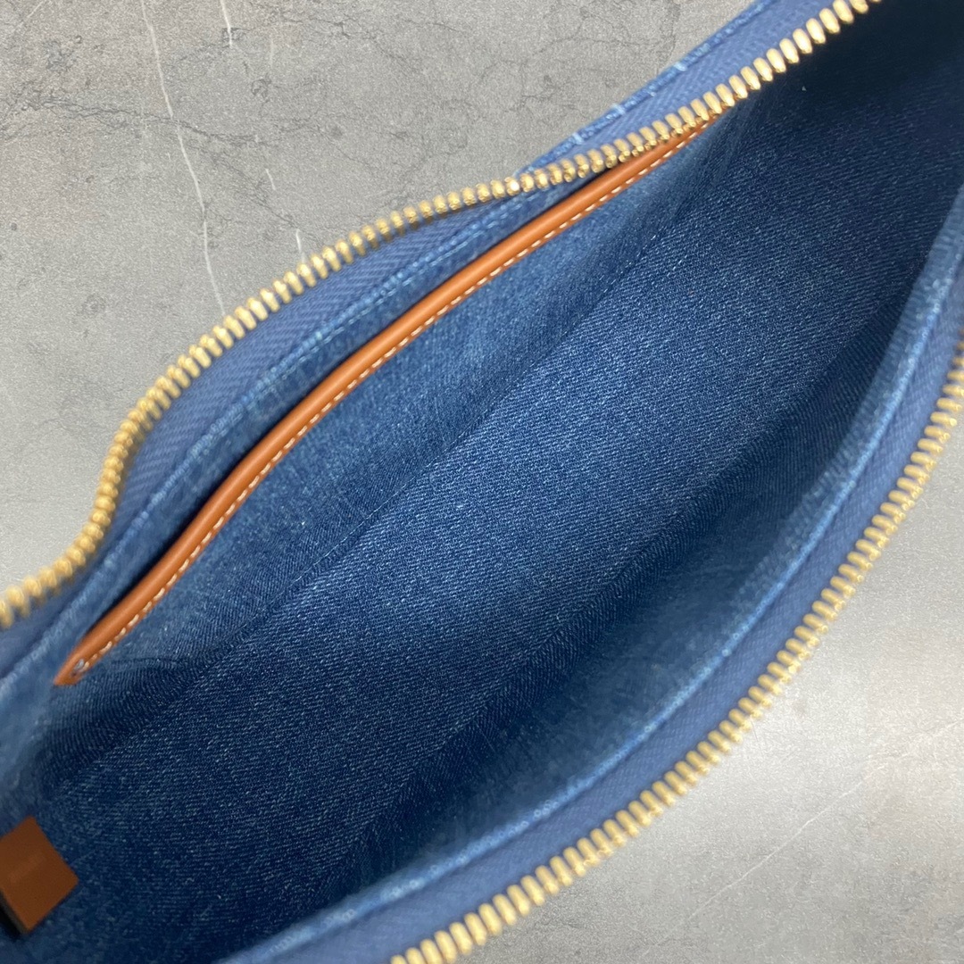 B88DC99F-884A-4151-BD43-4611F1A74071