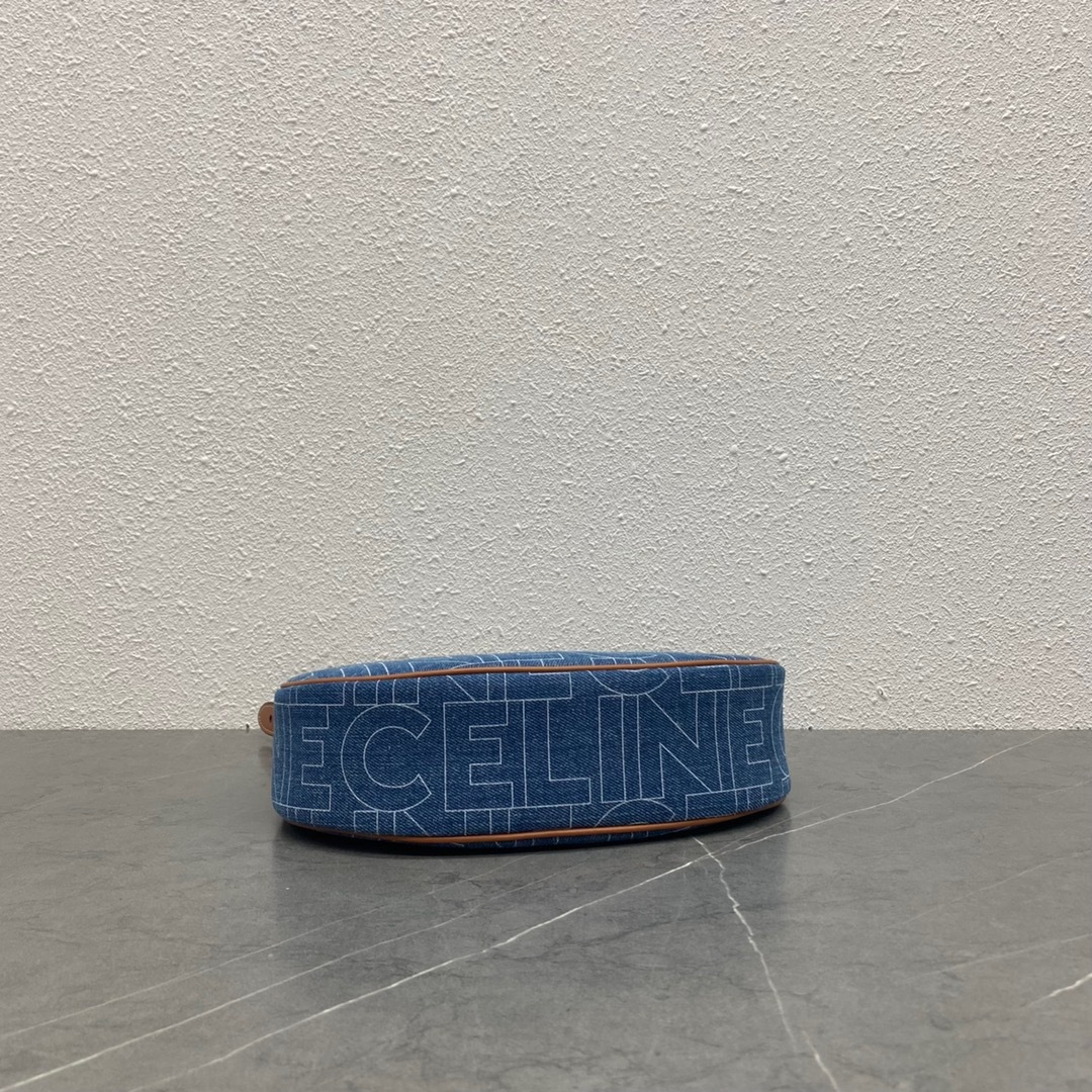 6A4723EA-6237-4794-9DD4-9526E5E7D789