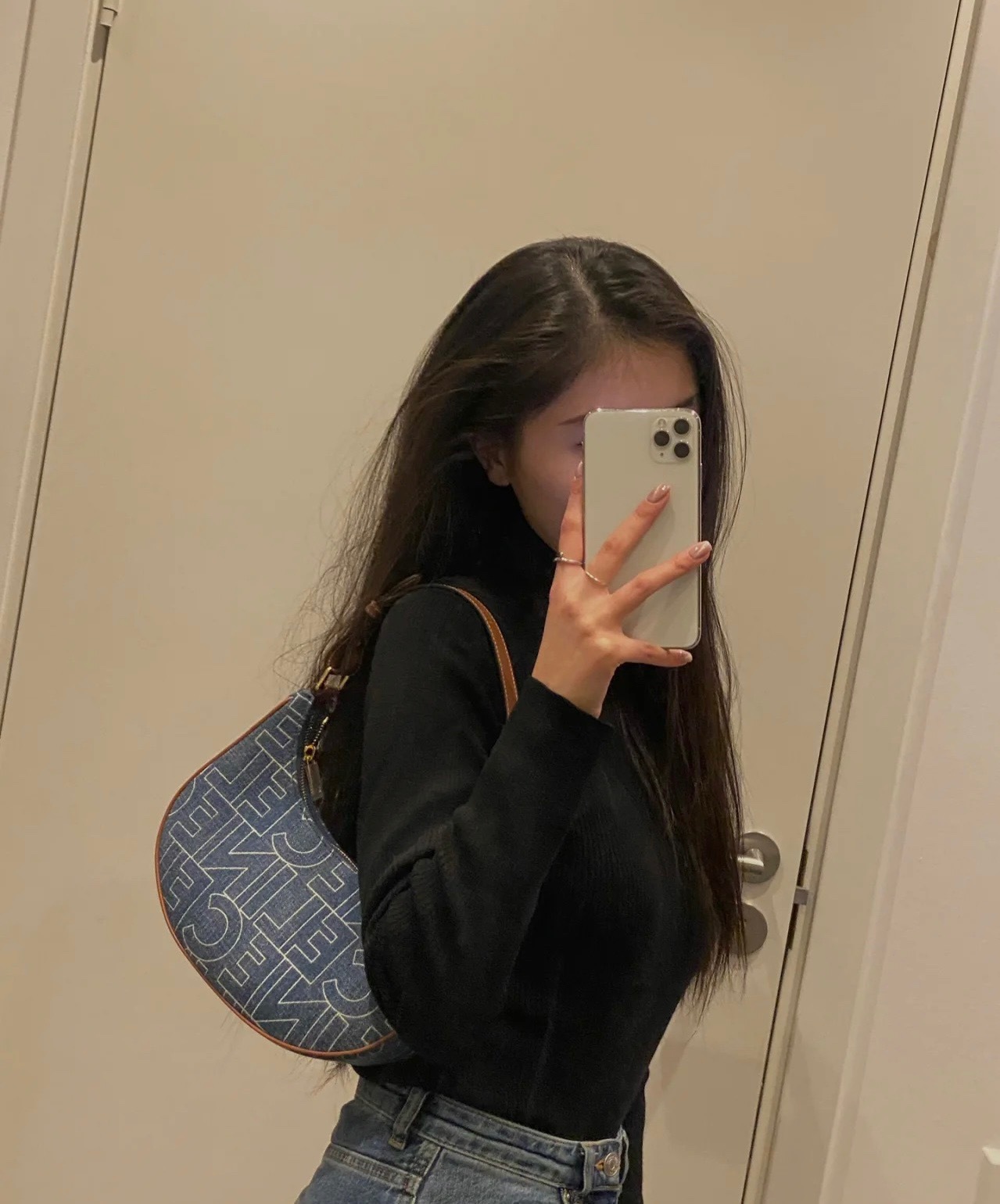 C790BFA7-9164-43C3-9367-78F43411E7B2