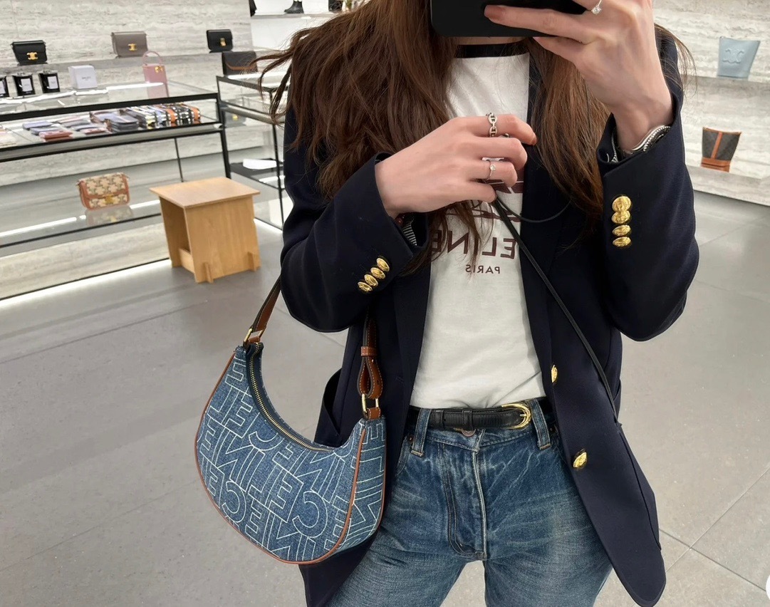 63DB88C2-CB4E-430A-B9CC-089FF70F1FB1